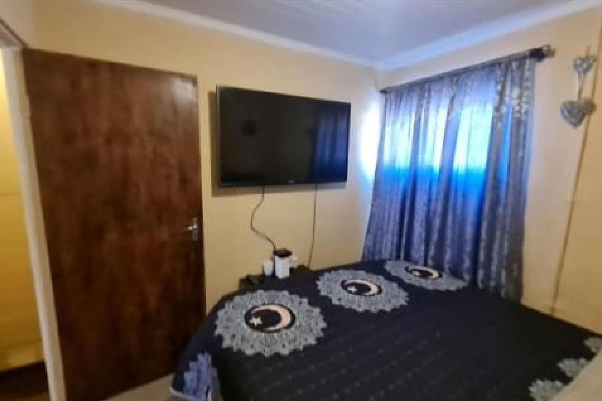 Cozy Two Bedroom home for sale - Kraaifontein