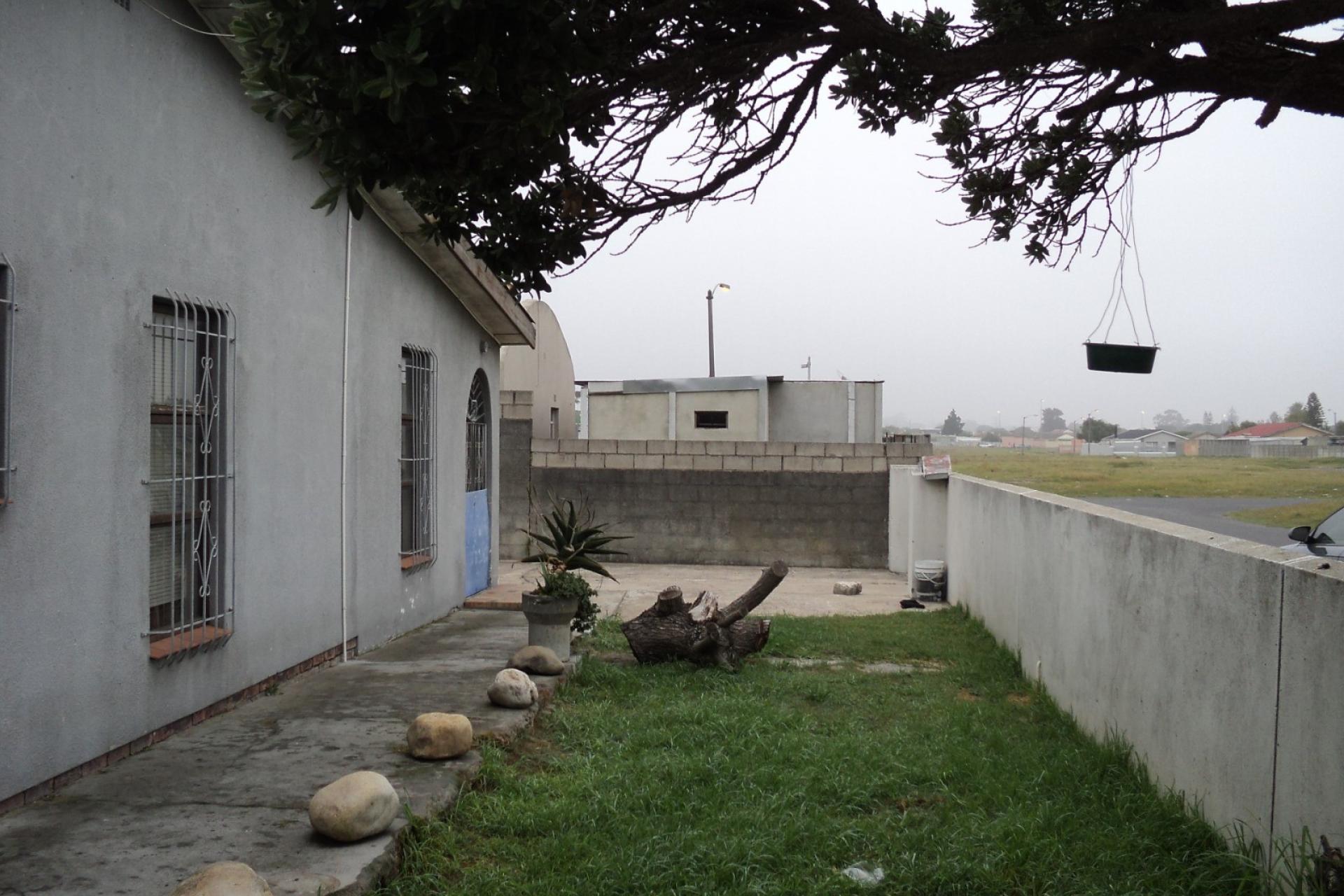 3 Bedroom House PLUS 2 Bedroom Granny Flat for Sale in Perm Gardens, Rosedale