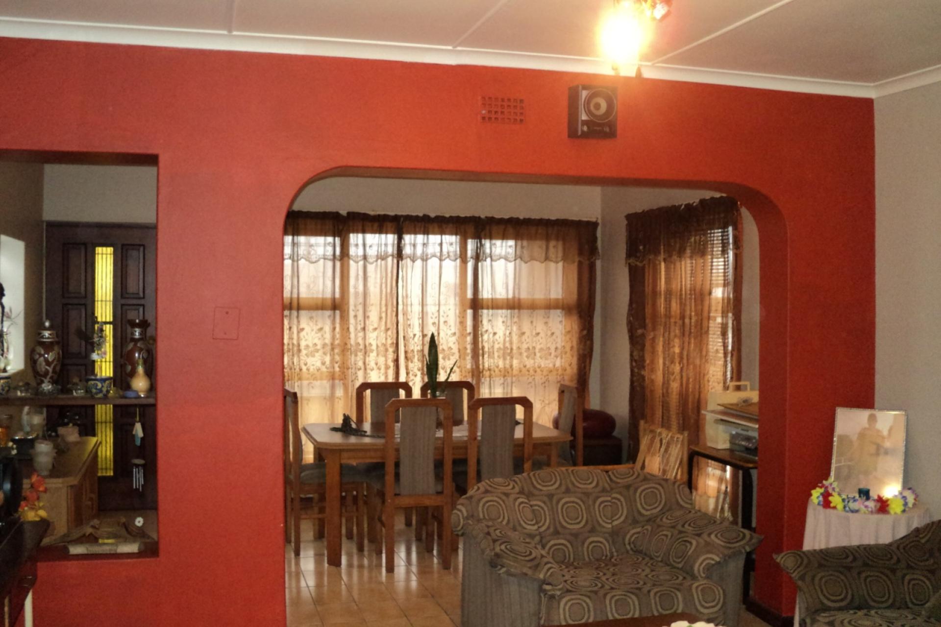 3 Bedroom House PLUS 2 Bedroom Granny Flat for Sale in Perm Gardens, Rosedale