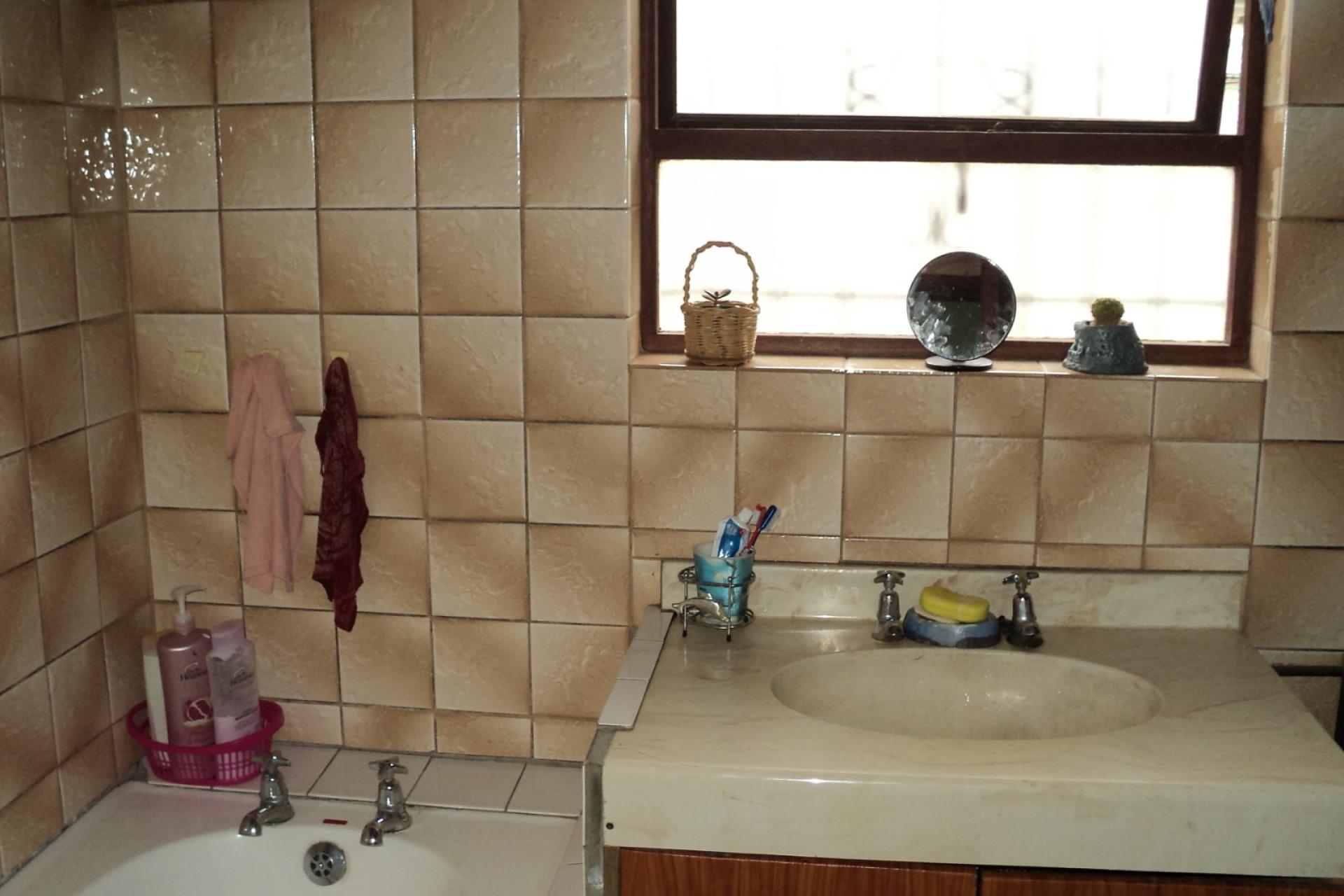 3 Bedroom House PLUS 2 Bedroom Granny Flat for Sale in Perm Gardens, Rosedale