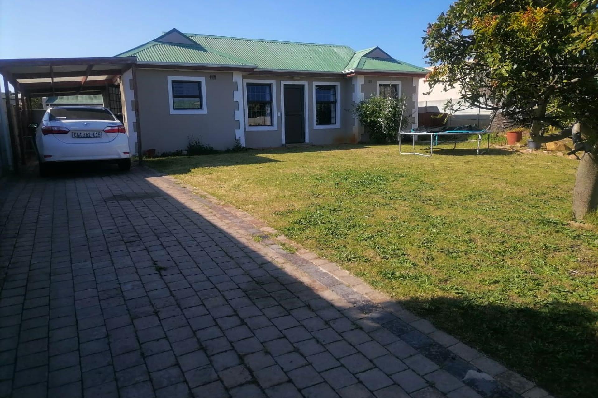 Modern 3-Bedroom Home in Scenic Noordhoek for Sale