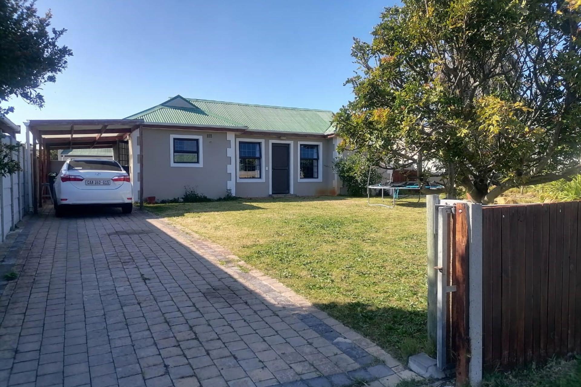 Modern 3-Bedroom Home in Scenic Noordhoek for Sale