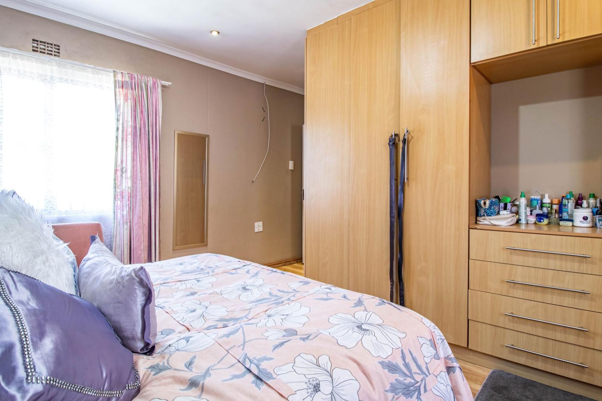 A MODERN GEM IN THE HEART OF SUNBIRD PARK – WHERE SPACE MEETS STYLE! 