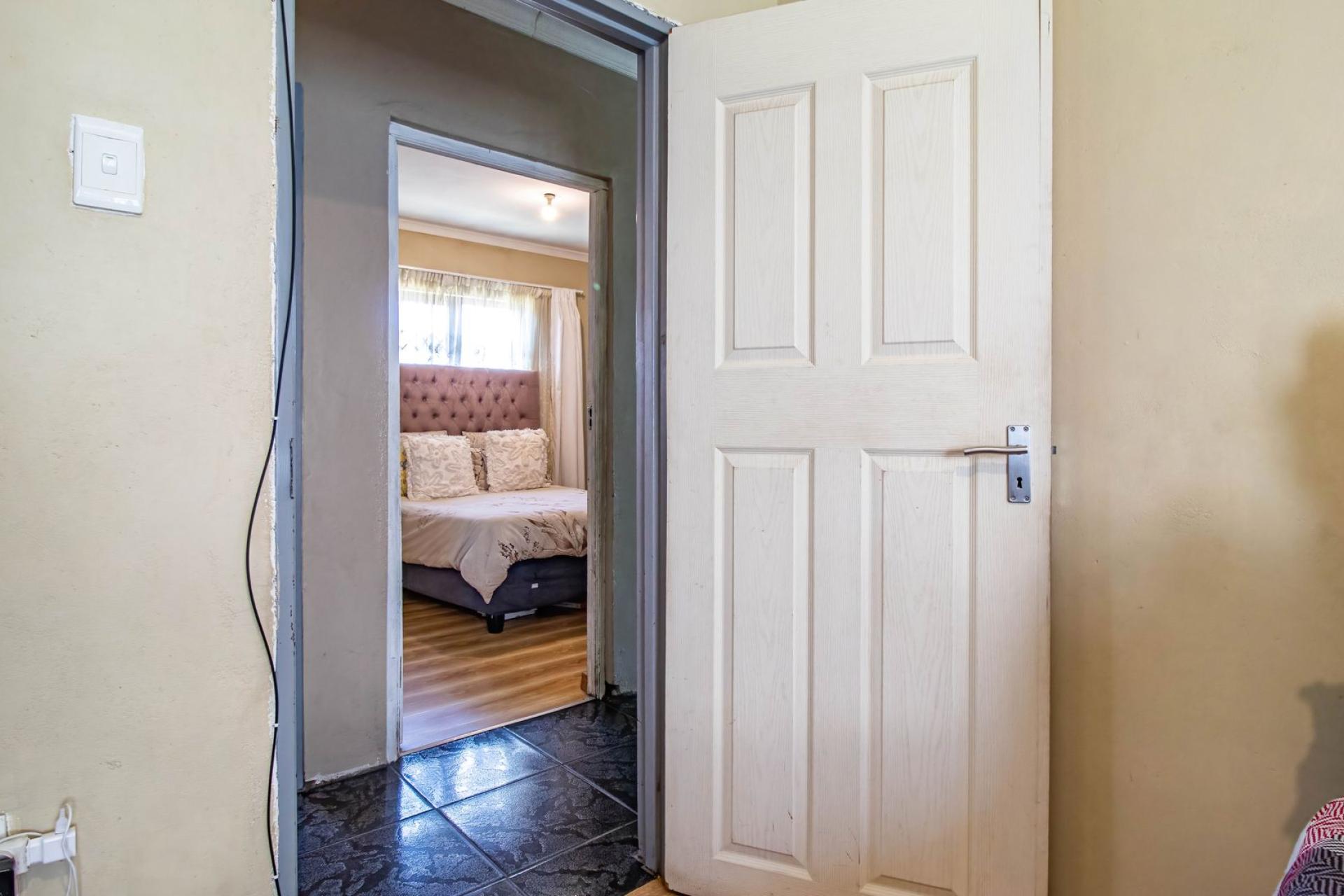 A MODERN GEM IN THE HEART OF SUNBIRD PARK – WHERE SPACE MEETS STYLE! 