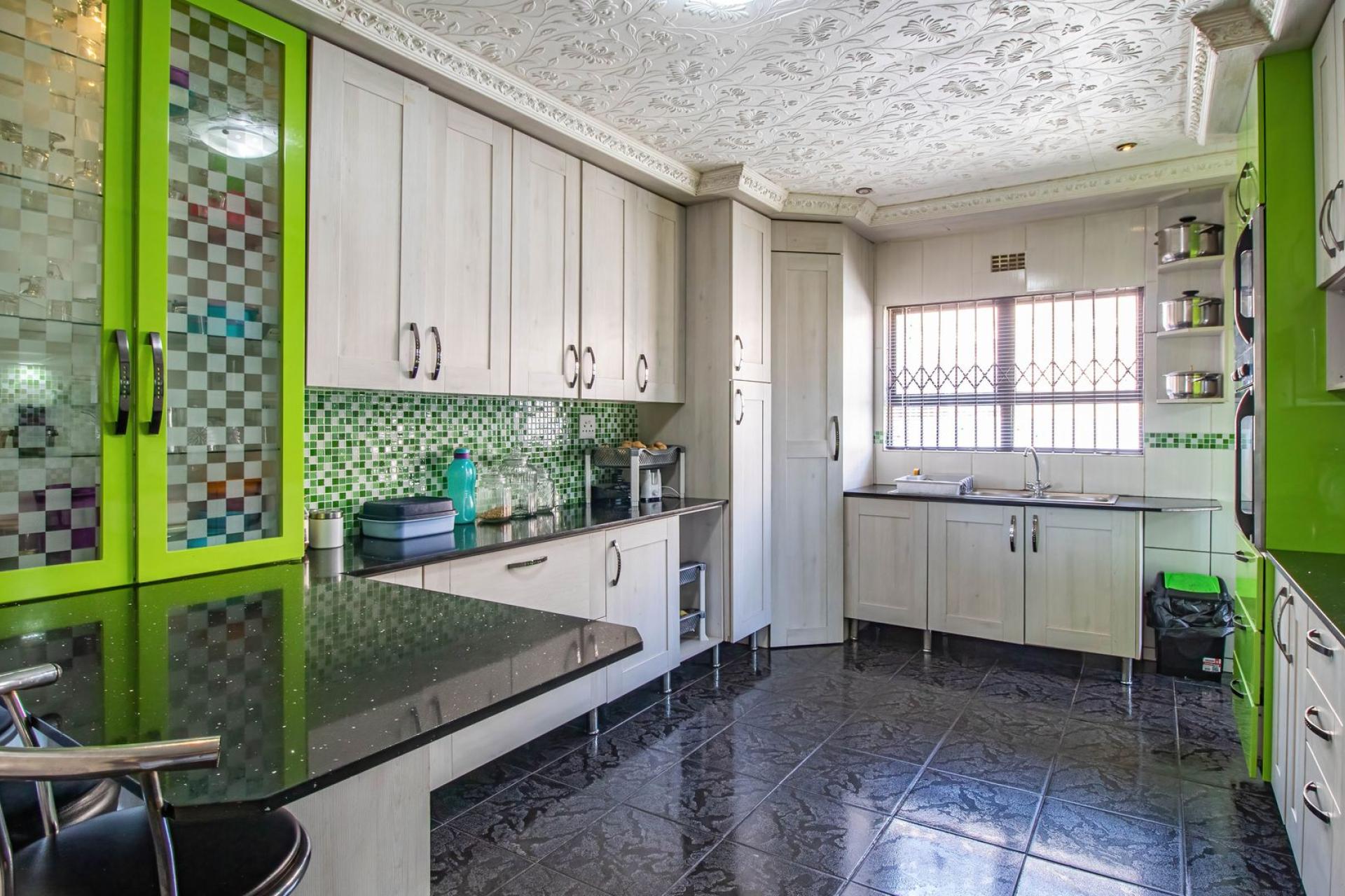 A MODERN GEM IN THE HEART OF SUNBIRD PARK – WHERE SPACE MEETS STYLE! 