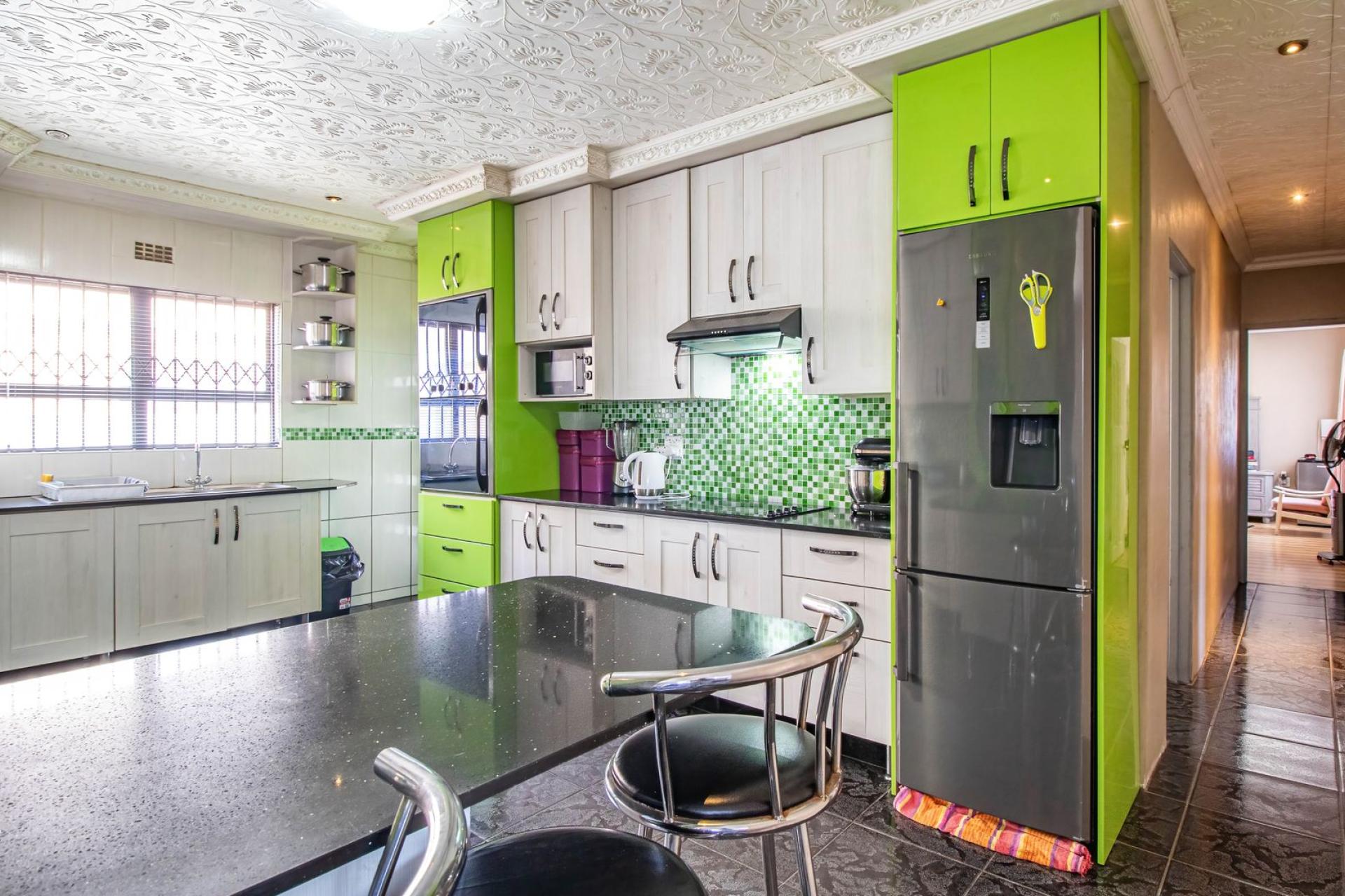 A MODERN GEM IN THE HEART OF SUNBIRD PARK – WHERE SPACE MEETS STYLE! 