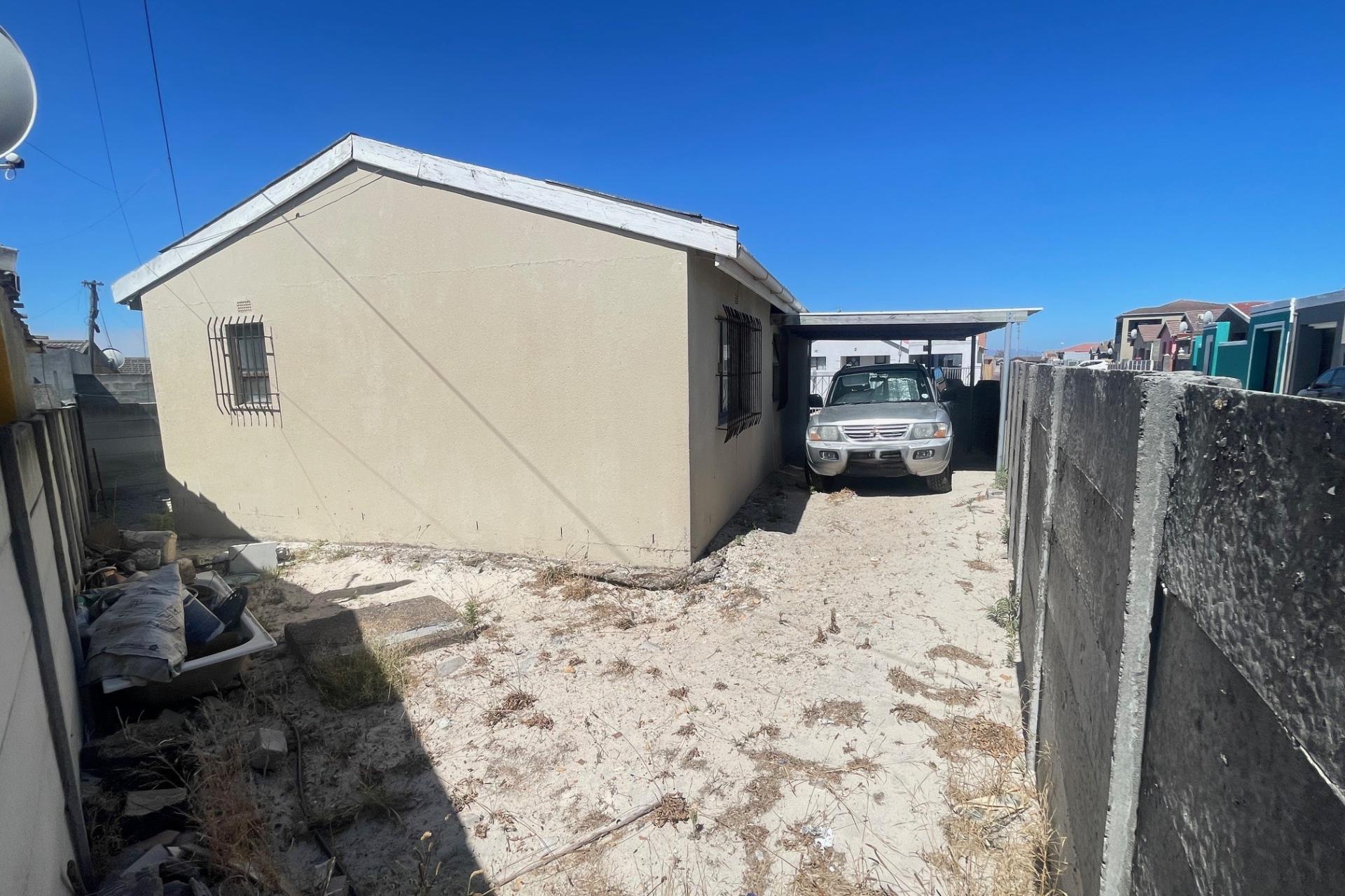 CHARMING 3 BEDROOM HOME FOR SALE - ILITHA PARK KHAYELITSHA 