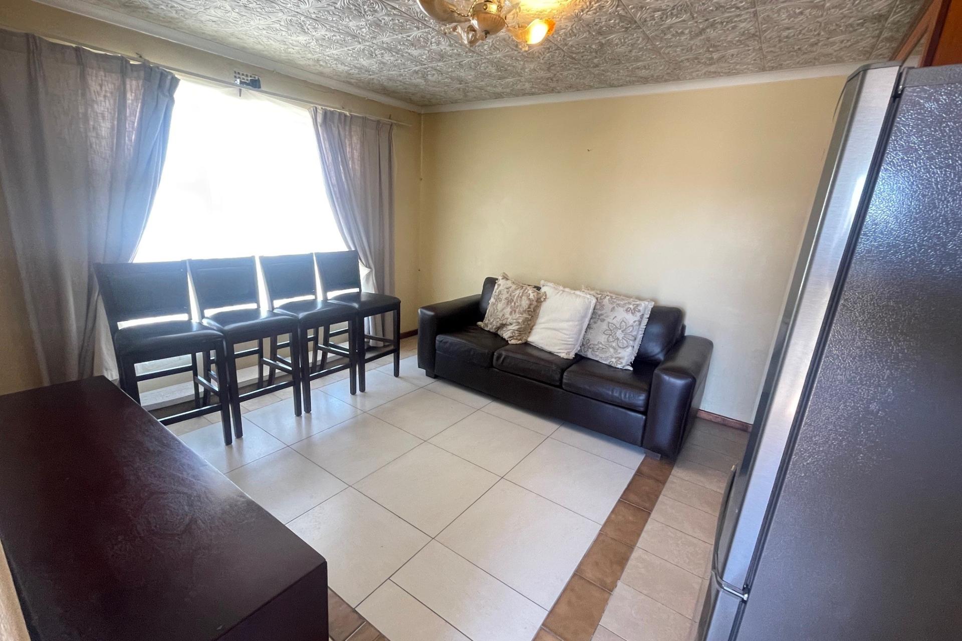 CHARMING 3 BEDROOM HOME FOR SALE - ILITHA PARK KHAYELITSHA 