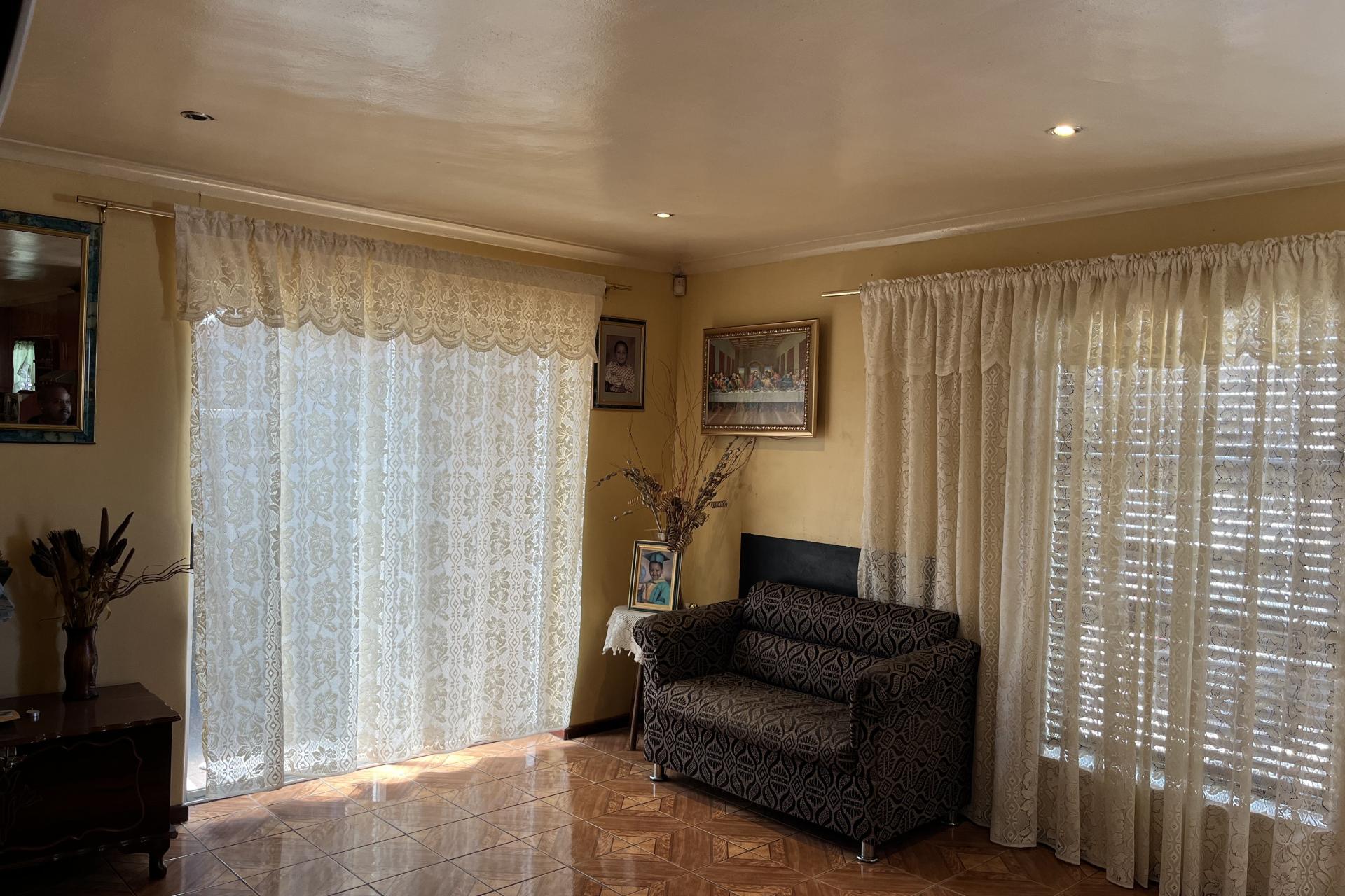 Prestigious 3 Bedroom Family Home In Upmarket Location of Hillcrest Heights For Sale