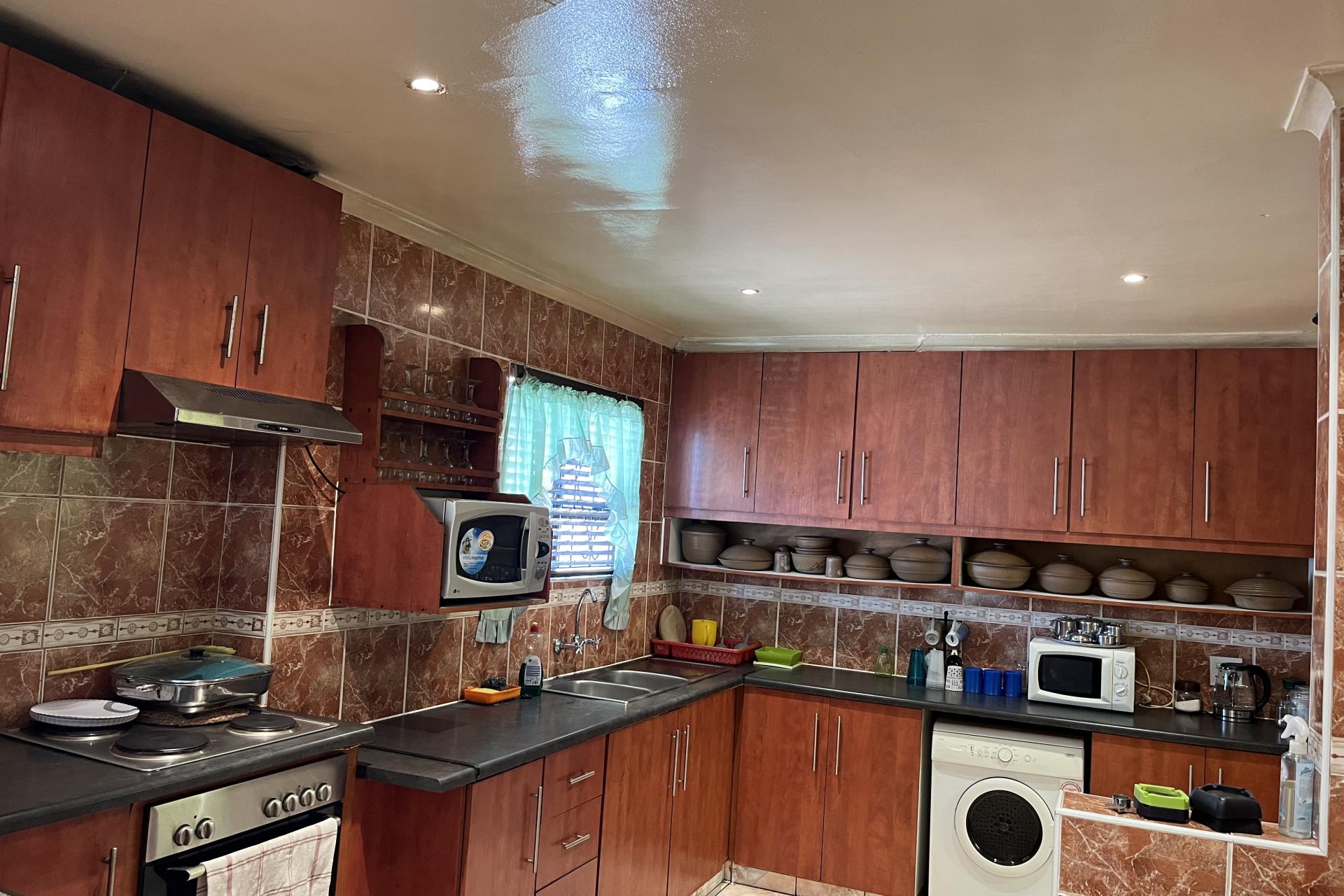 Prestigious 3 Bedroom Family Home In Upmarket Location of Hillcrest Heights For Sale