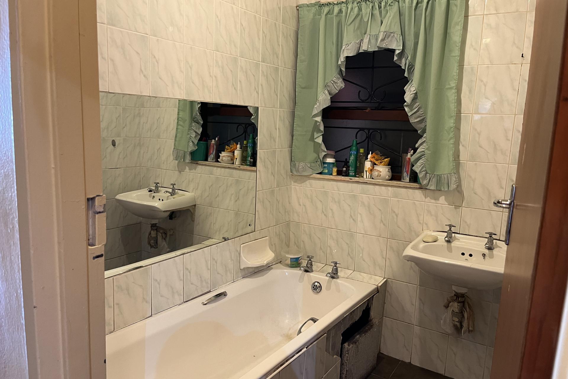 Prestigious 3 Bedroom Family Home In Upmarket Location of Hillcrest Heights For Sale