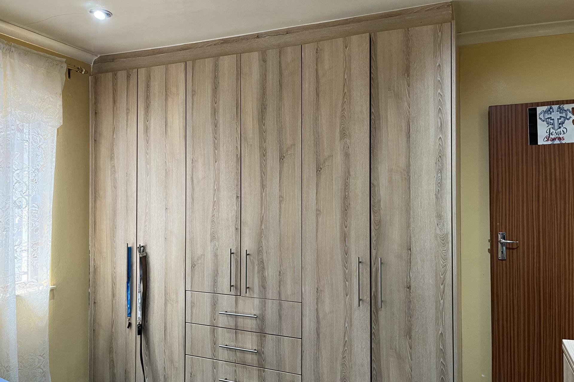 Prestigious 3 Bedroom Family Home In Upmarket Location of Hillcrest Heights For Sale