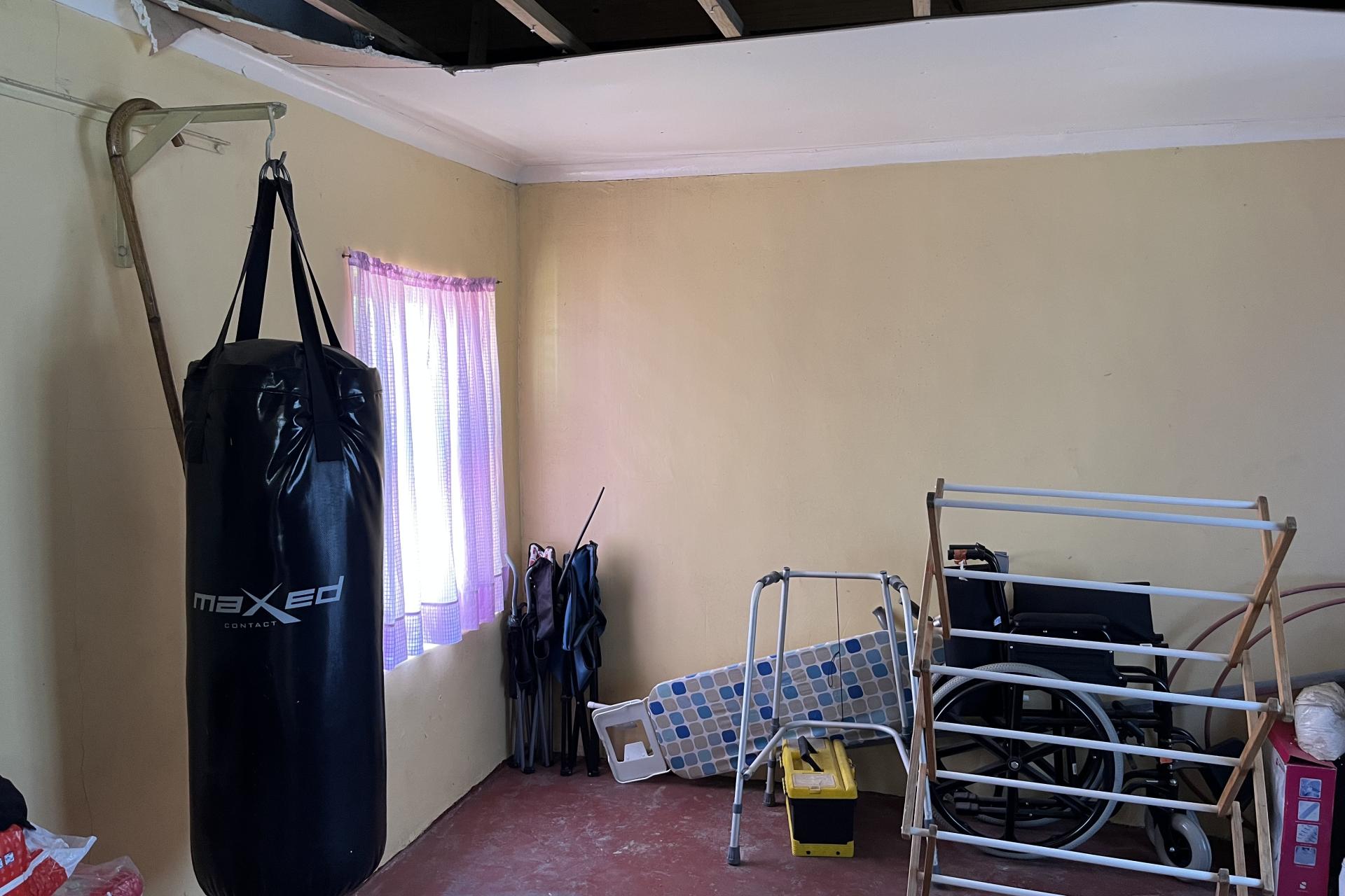 Prestigious 3 Bedroom Family Home In Upmarket Location of Hillcrest Heights For Sale