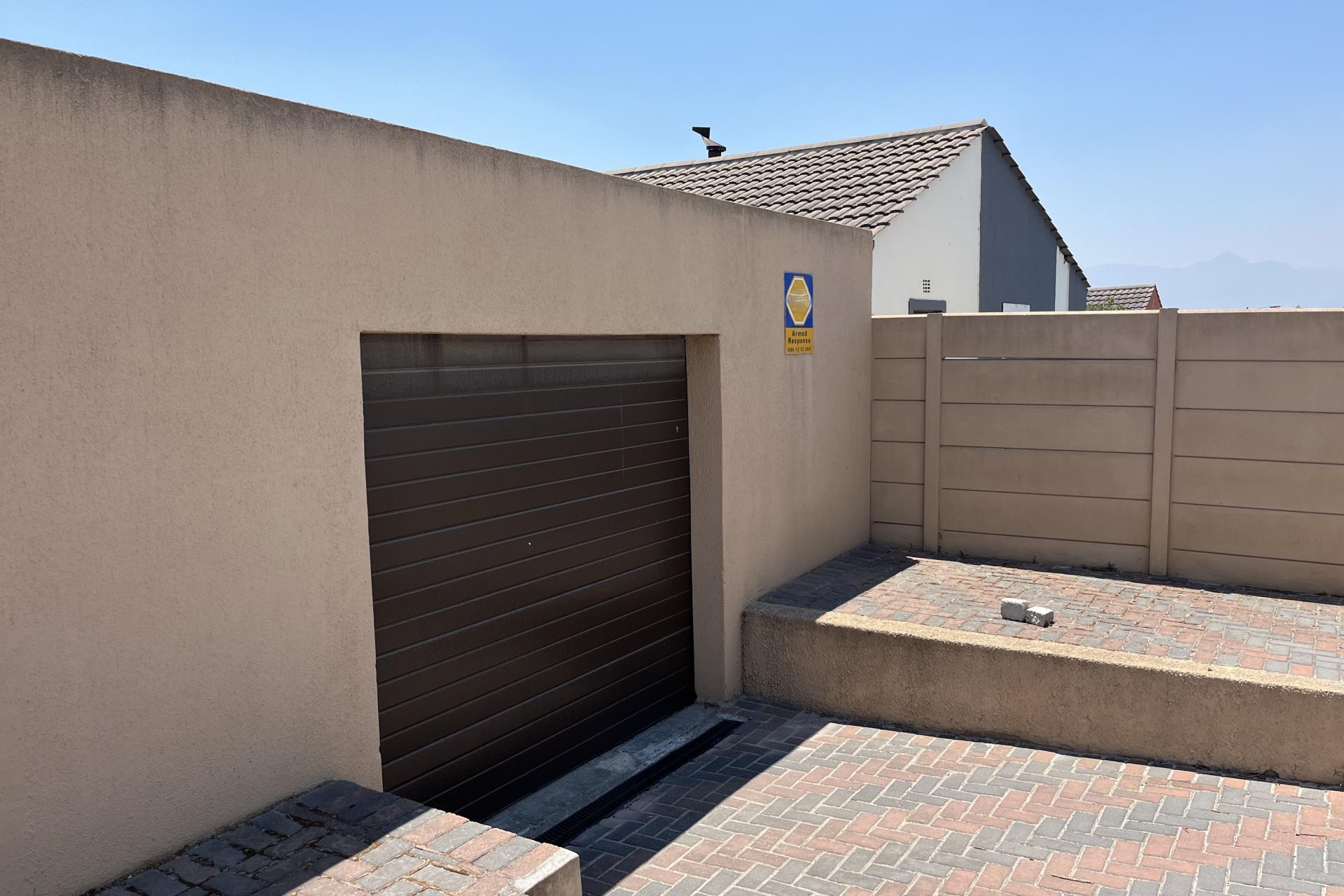 Prestigious 3 Bedroom Family Home In Upmarket Location of Hillcrest Heights For Sale