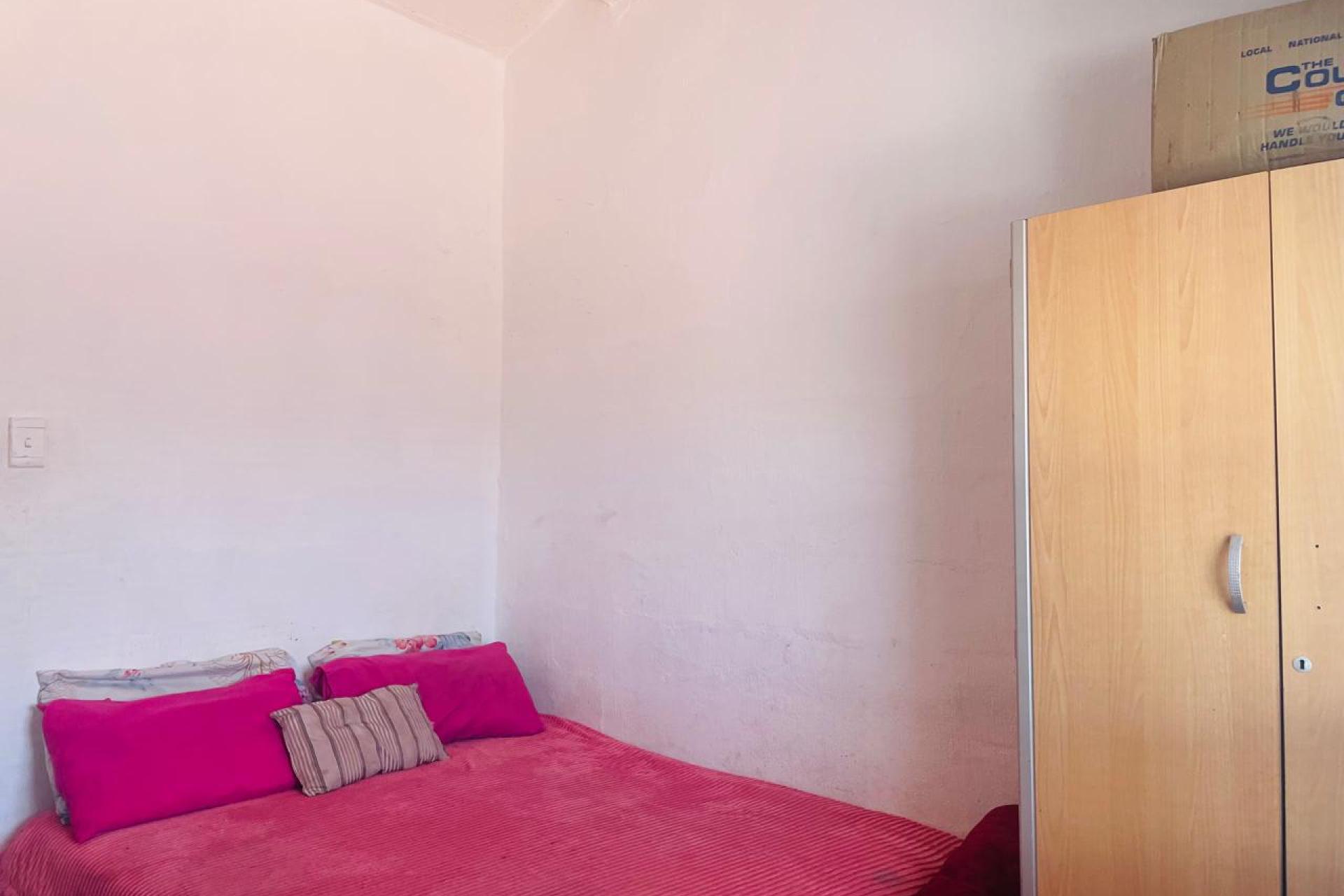 Spacious 4 Bedroom Maisonette for Sale in Valhalla Park