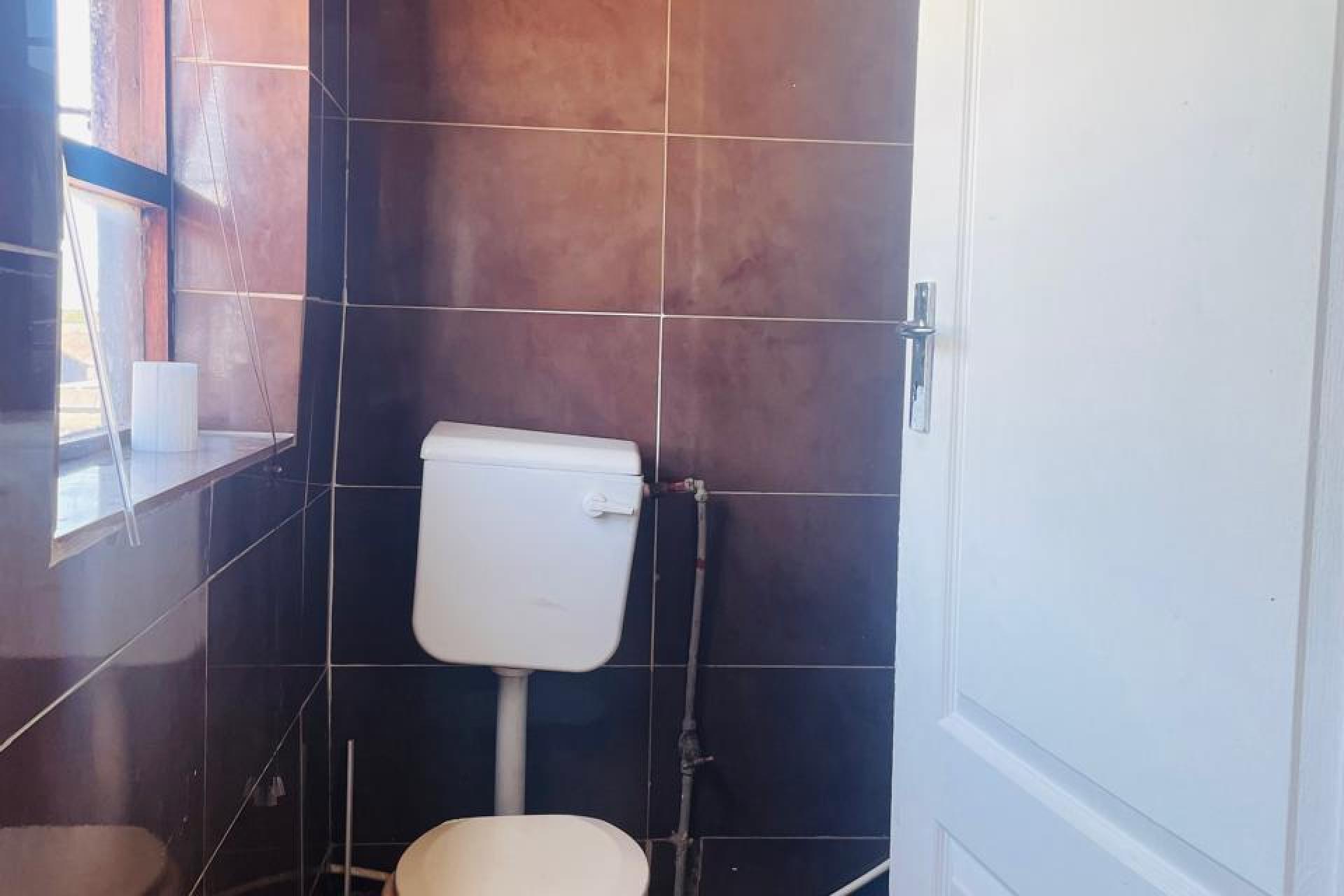 Spacious 4 Bedroom Maisonette for Sale in Valhalla Park