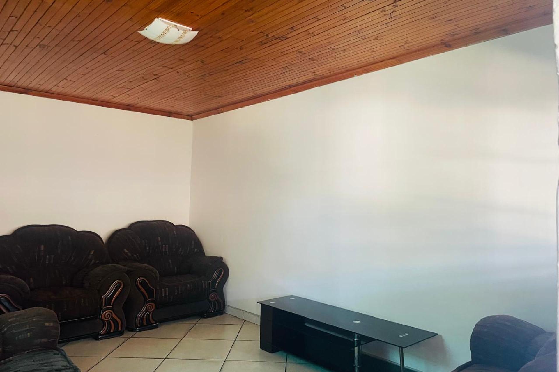 Spacious 4 Bedroom Maisonette for Sale in Valhalla Park