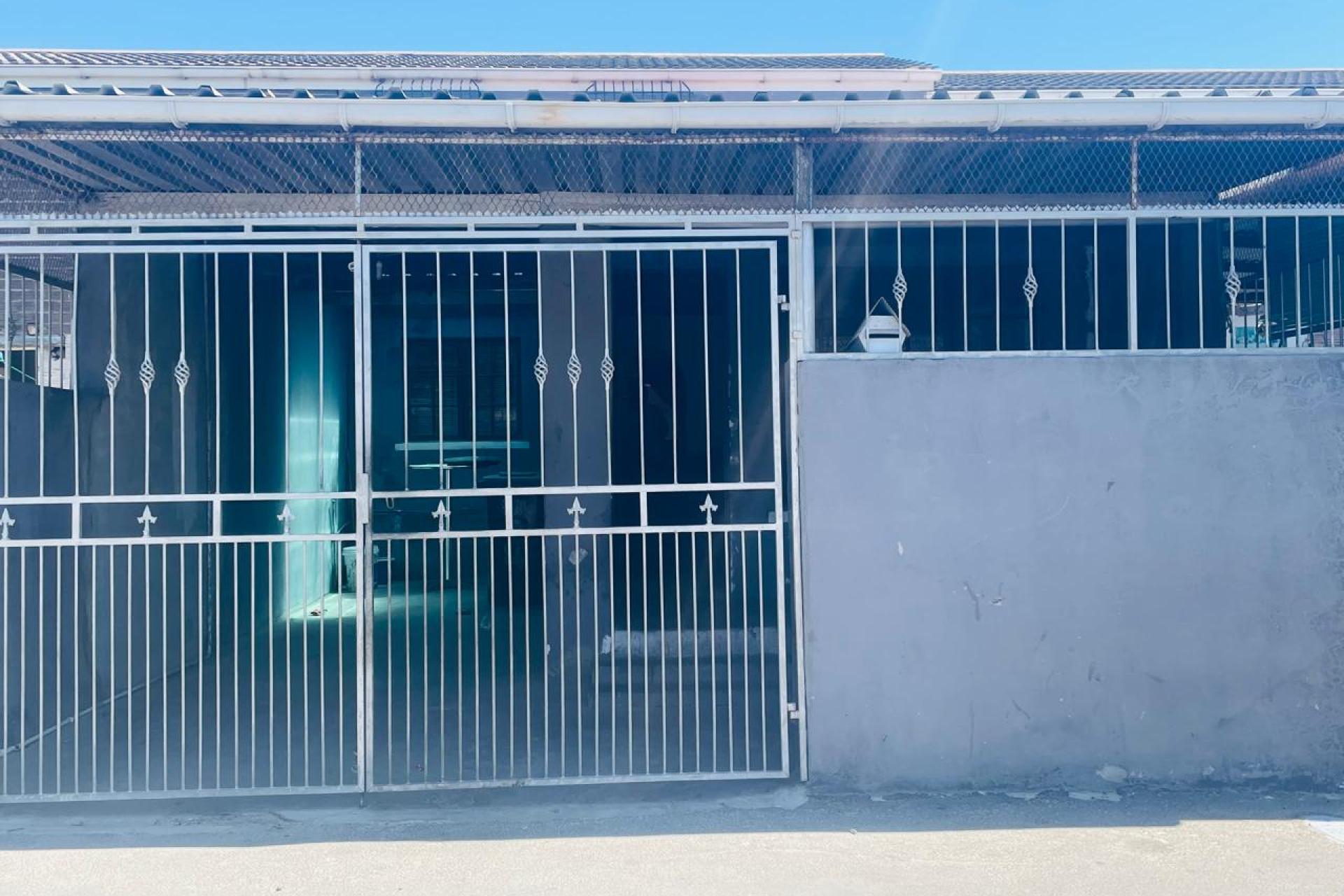 Spacious 4 Bedroom Maisonette for Sale in Valhalla Park