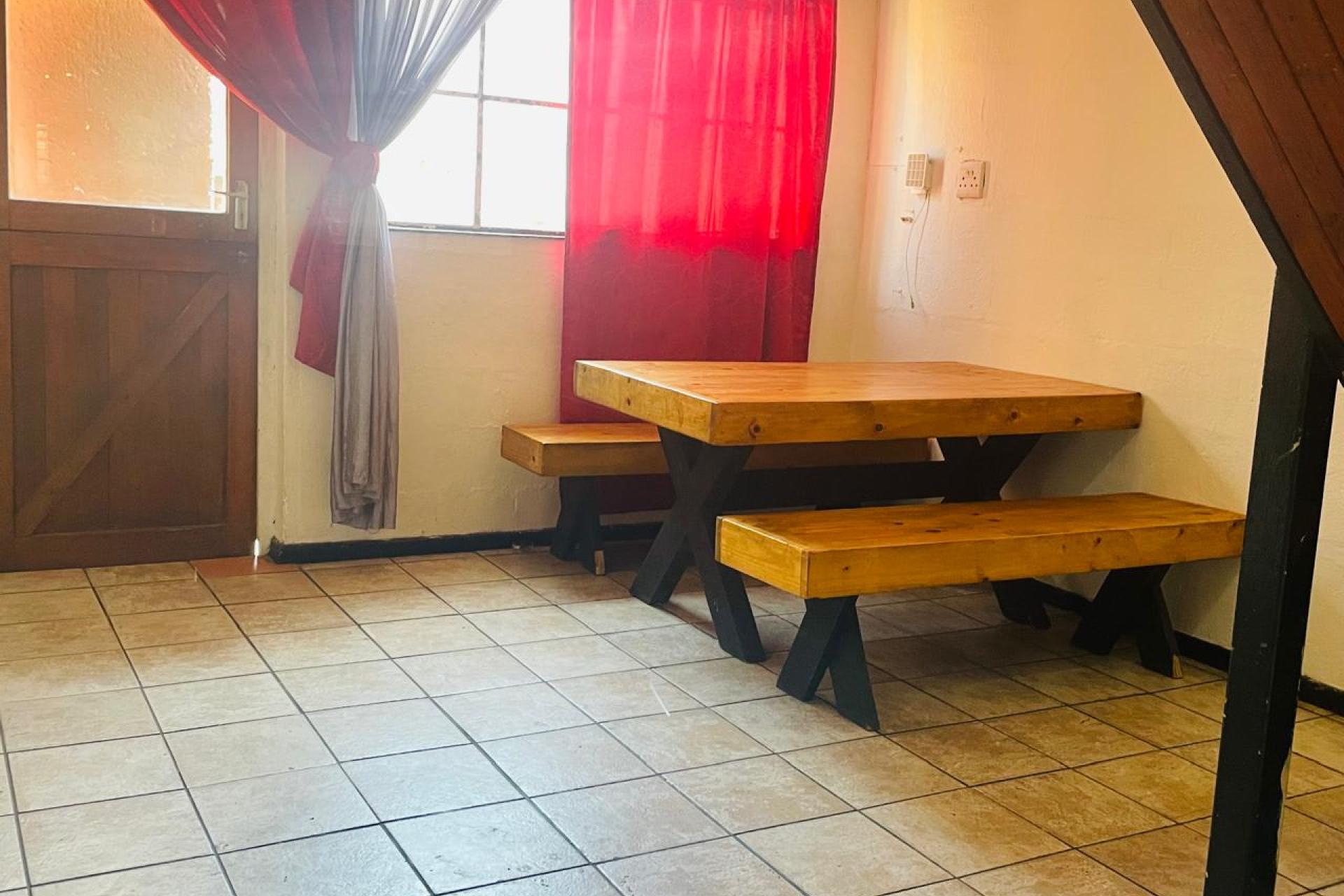 Spacious 4 Bedroom Maisonette for Sale in Valhalla Park