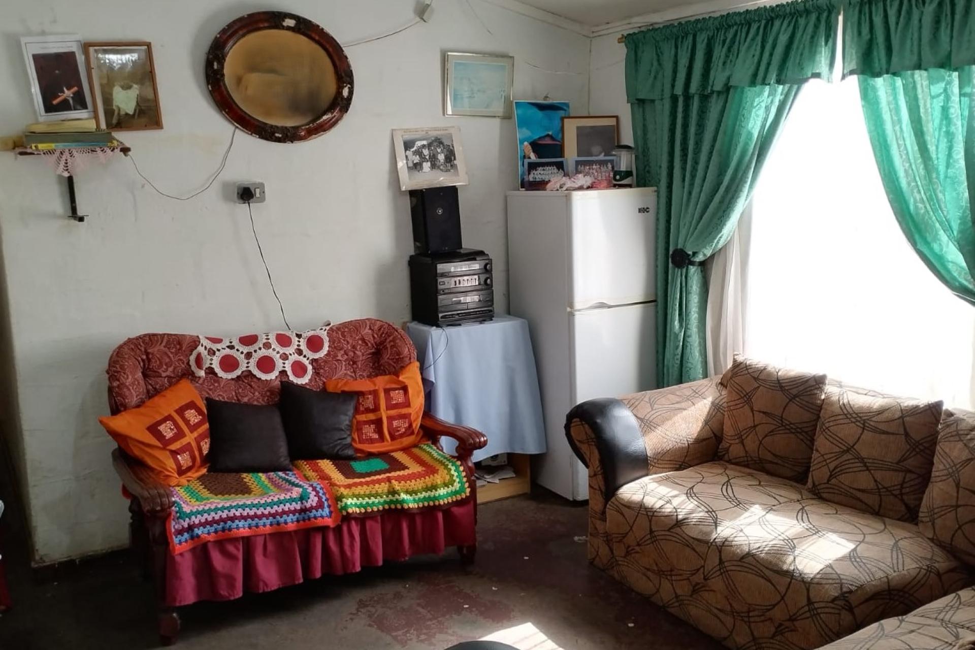 2-Bedroom Home for Sale in Valhalla Park – Large Plot with Expansion Potential