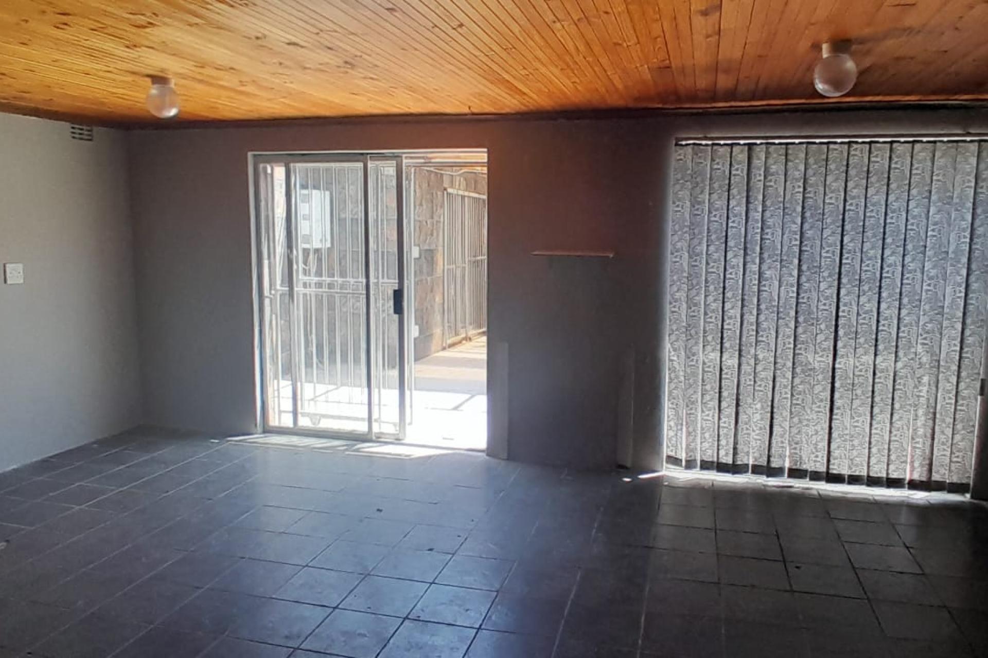 Neat & Well Maintained Family Home for Sale – Macassar