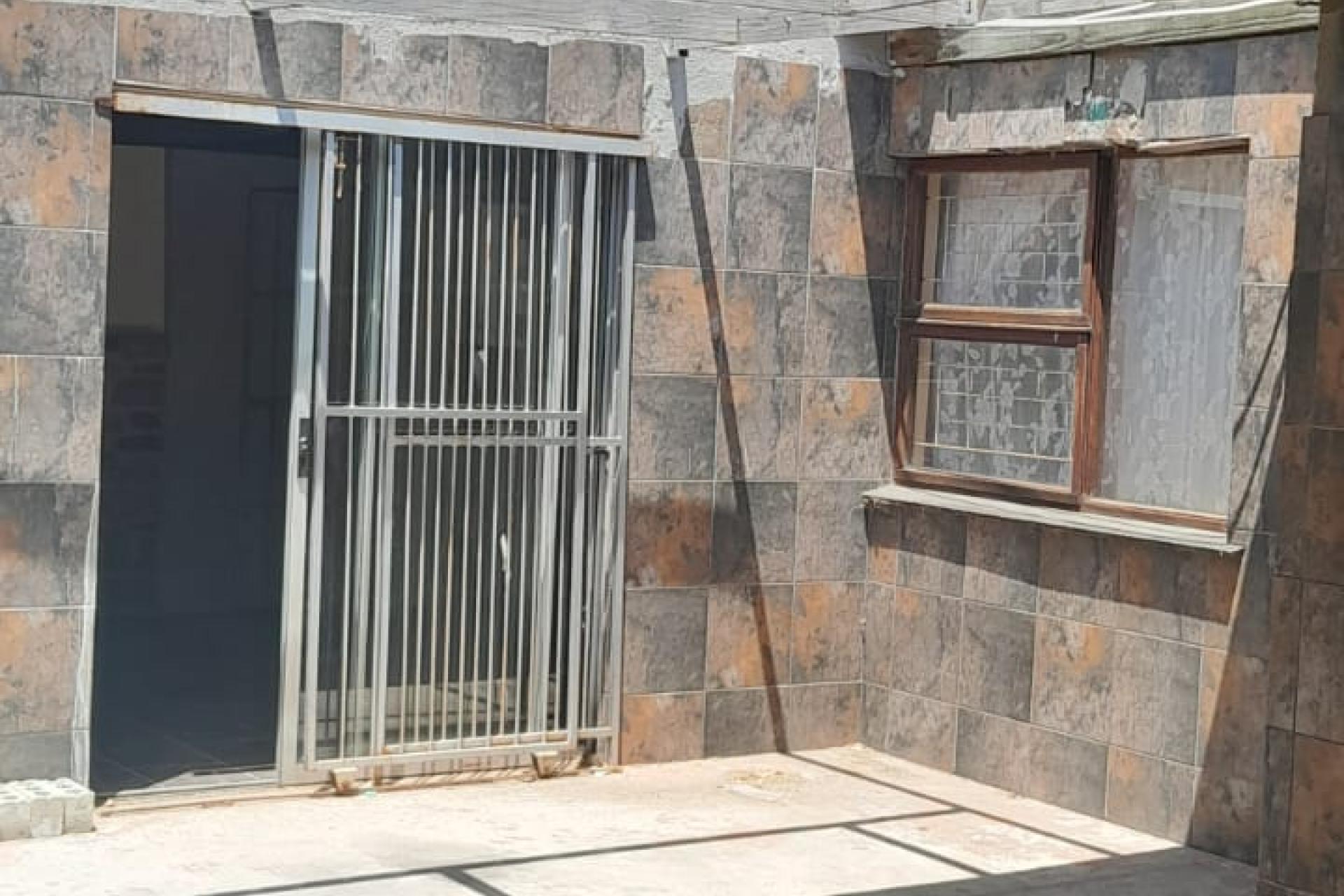 Neat & Well Maintained Family Home for Sale – Macassar