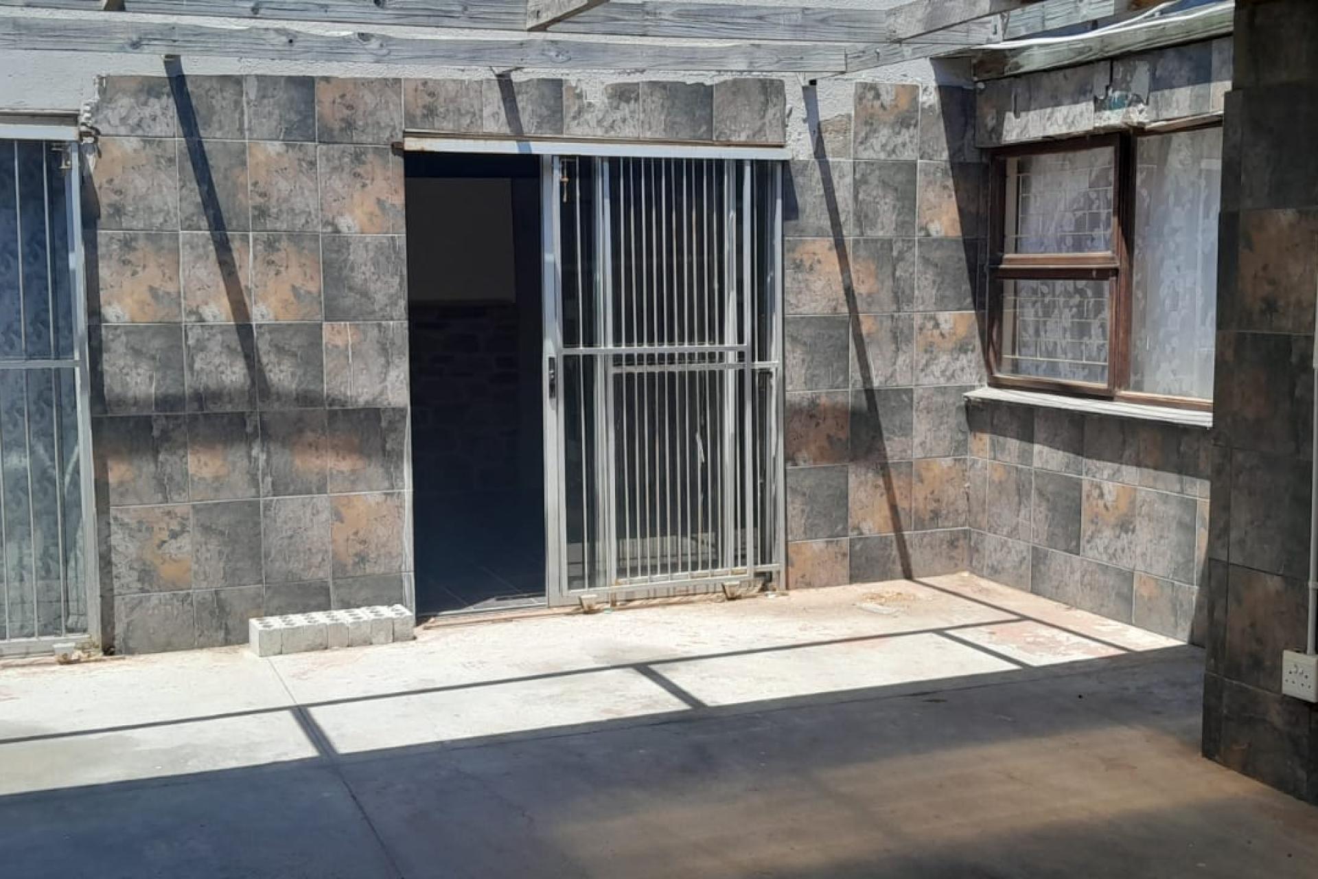 Neat & Well Maintained Family Home for Sale – Macassar