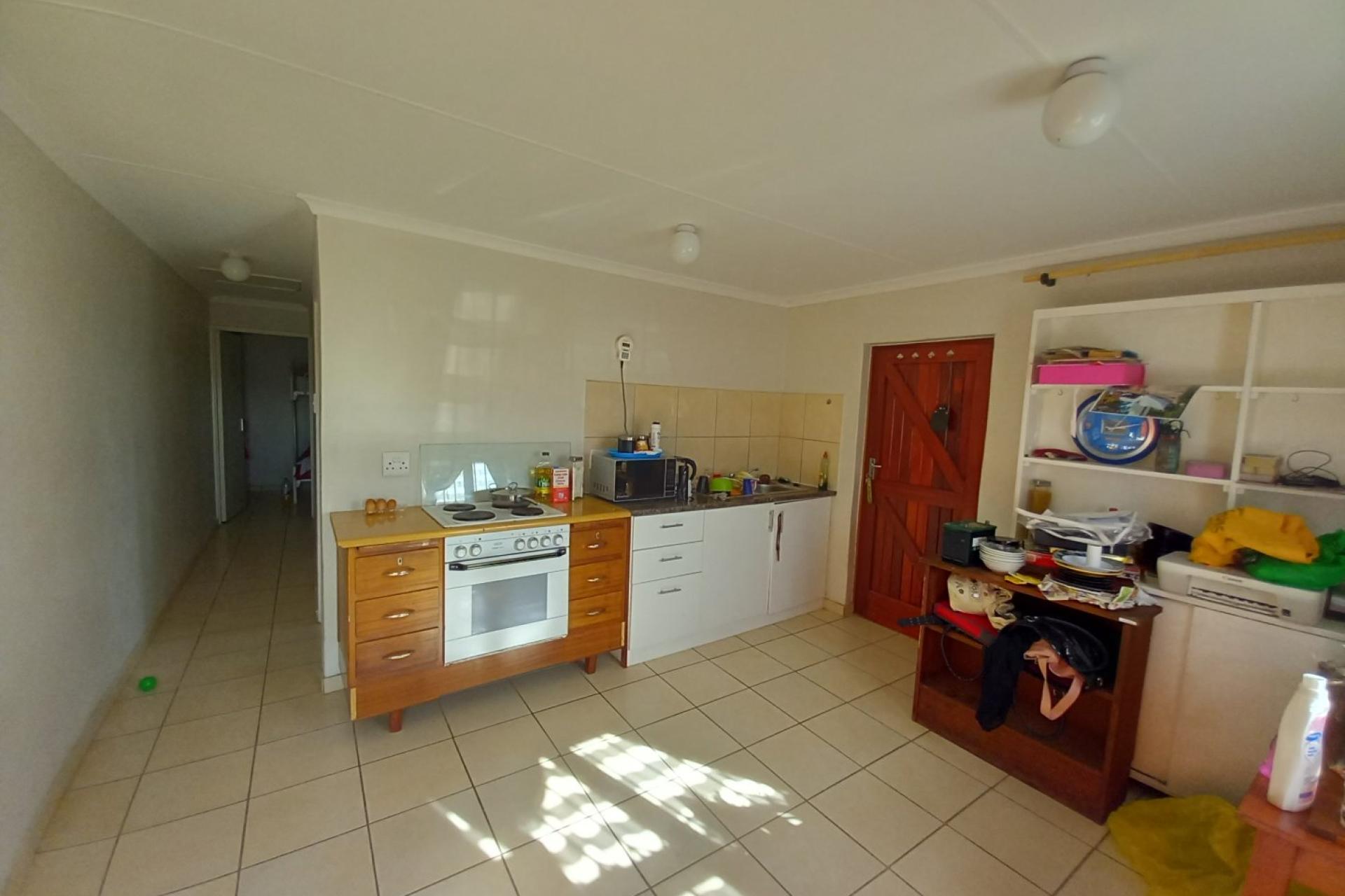 2 Bedroom House To Rent In Malibu Village, Blue Downs