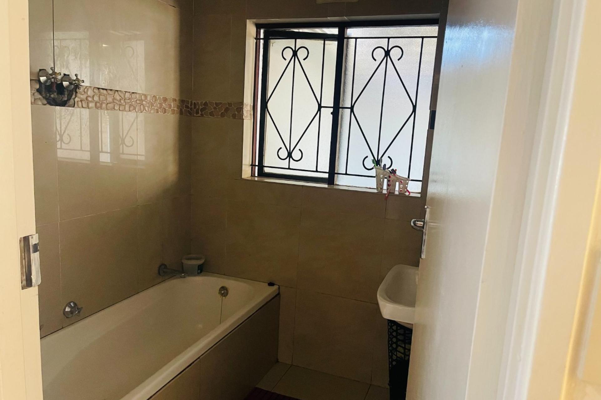 SOLE AND EXCLUSIVE MANDATE! 3-Bedroom Home for Sale in Santana Village, Eerste RiverSOLE AND EXCLUSIVE MANDATE! 3-Bedroom Home for Sale in Santana Village, Eerste River