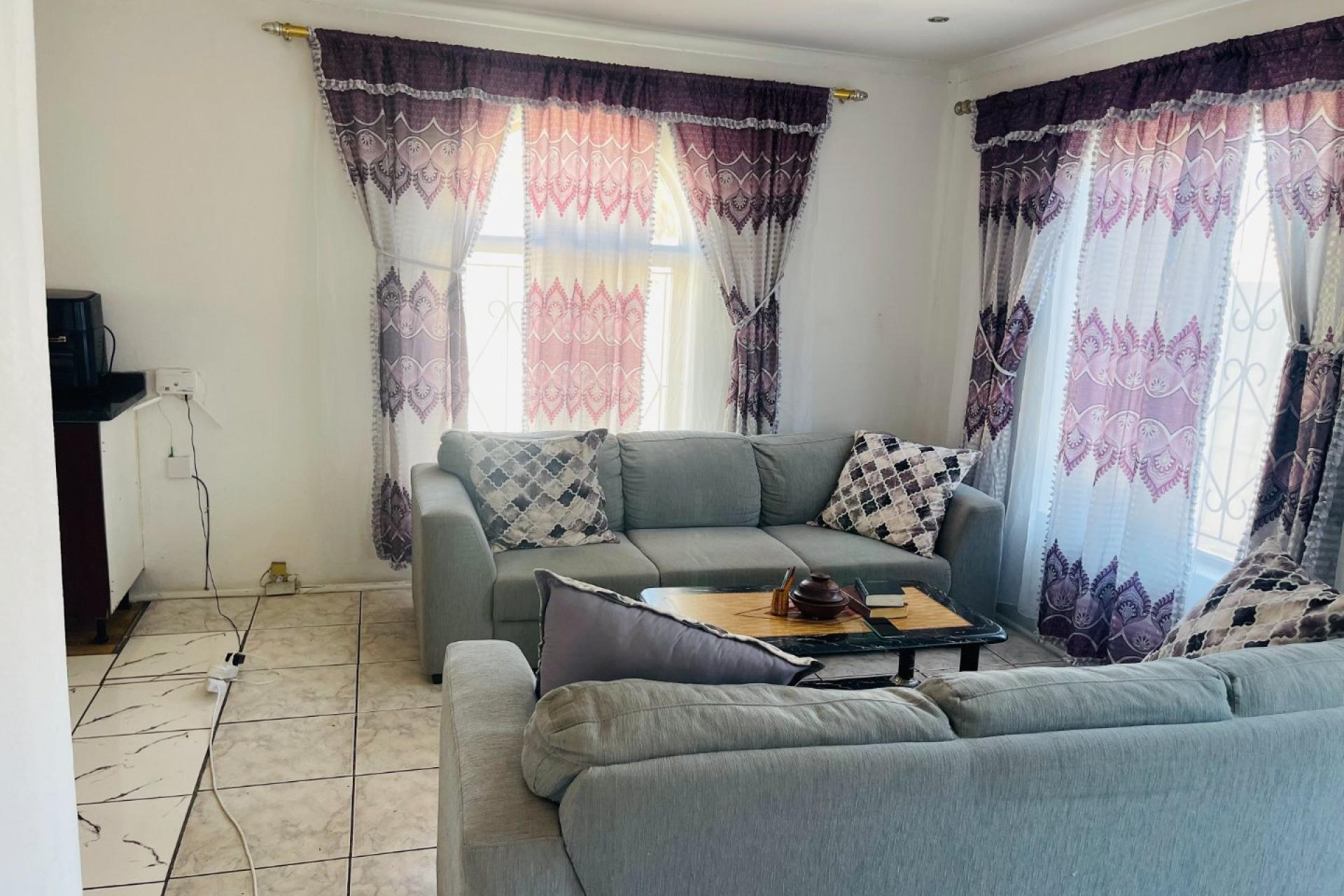 SOLE AND EXCLUSIVE MANDATE! 3-Bedroom Home for Sale in Santana Village, Eerste RiverSOLE AND EXCLUSIVE MANDATE! 3-Bedroom Home for Sale in Santana Village, Eerste River