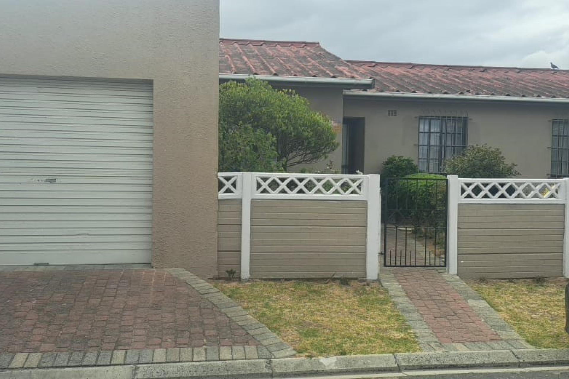 Stunning 3 Bedroom Family Home for Sale - Macassar