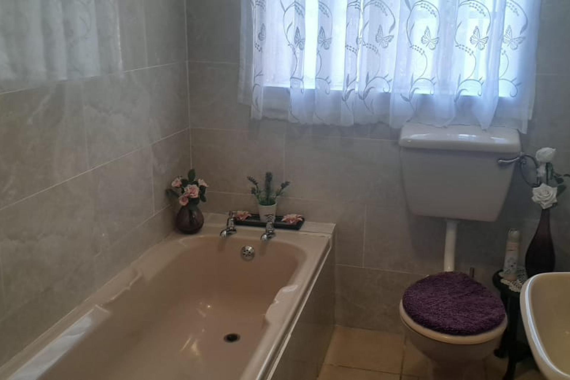 Stunning 3 Bedroom Family Home for Sale - Macassar