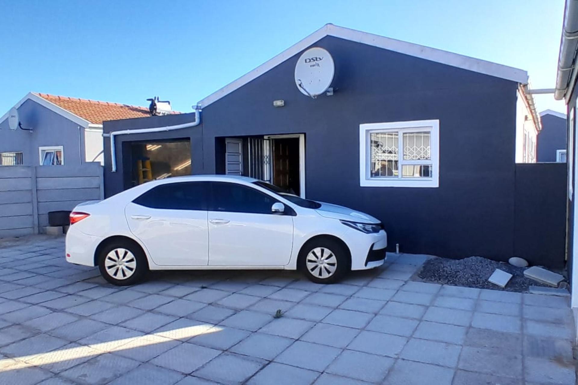 3 Bedroom House with a 1 Bedroom Flatlet for Sale in Silwood Views