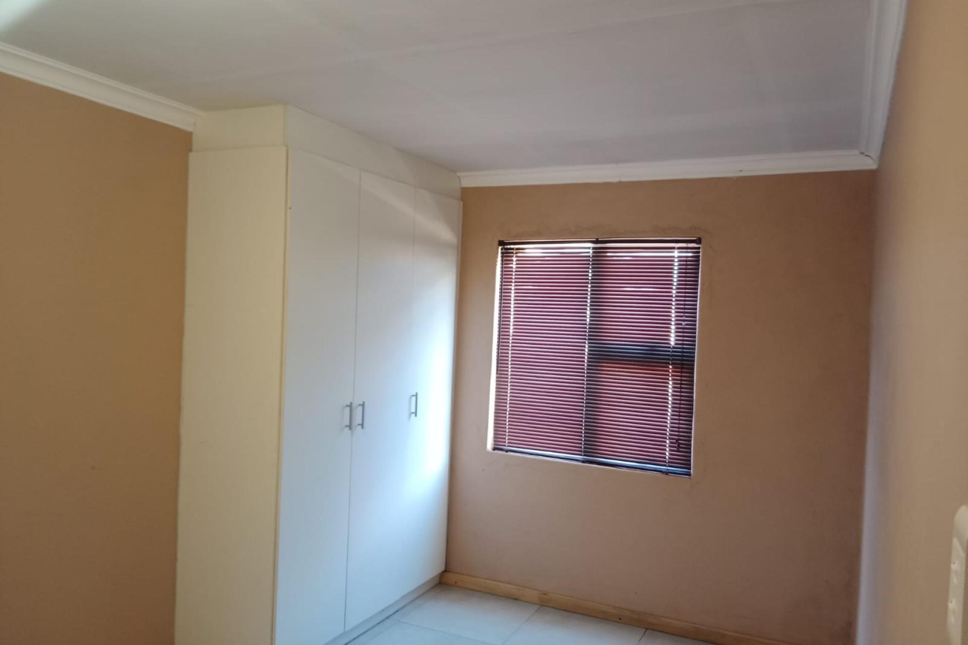 3 Bedroom House with a 1 Bedroom Flatlet for Sale in Silwood Views