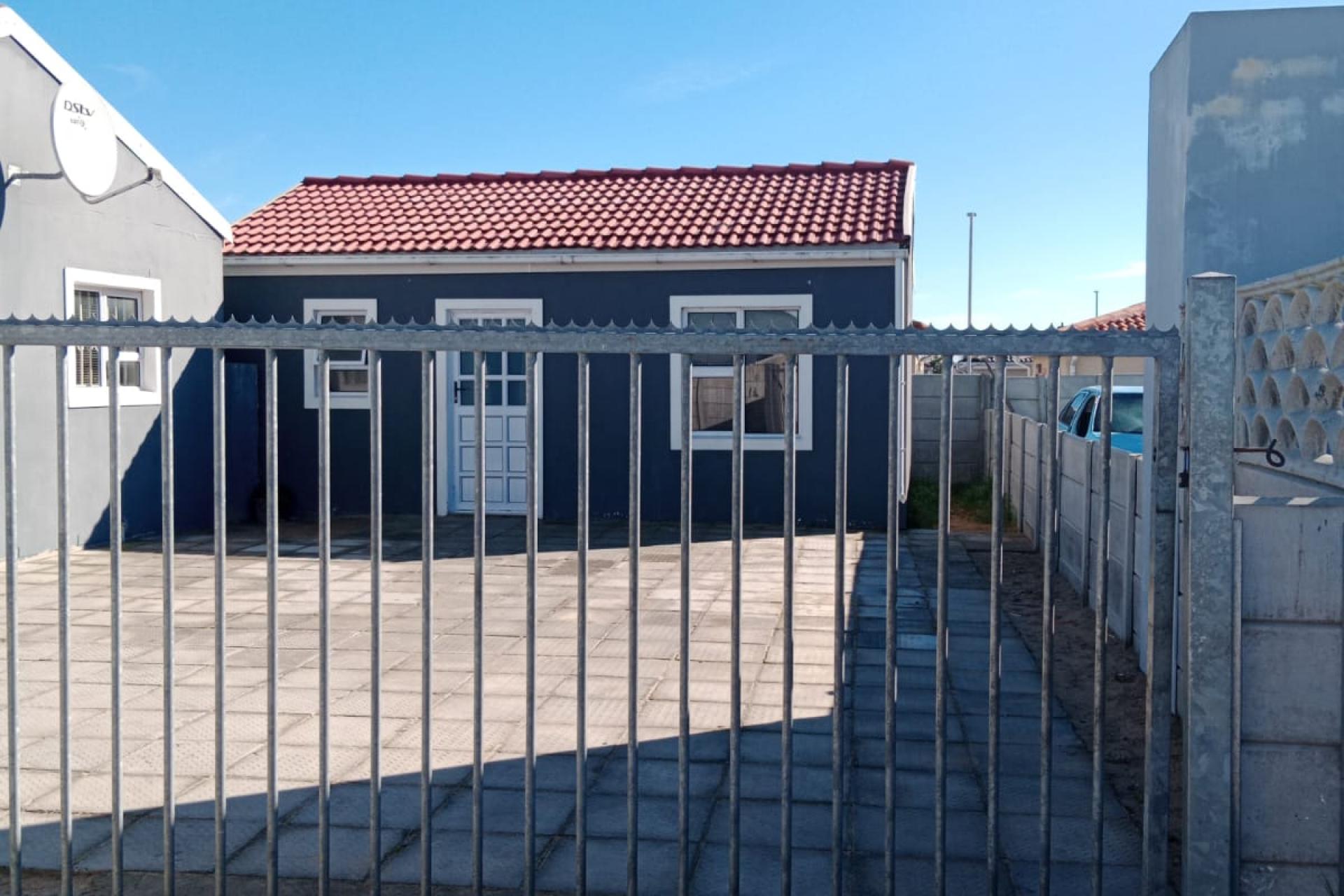 3 Bedroom House with a 1 Bedroom Flatlet for Sale in Silwood Views