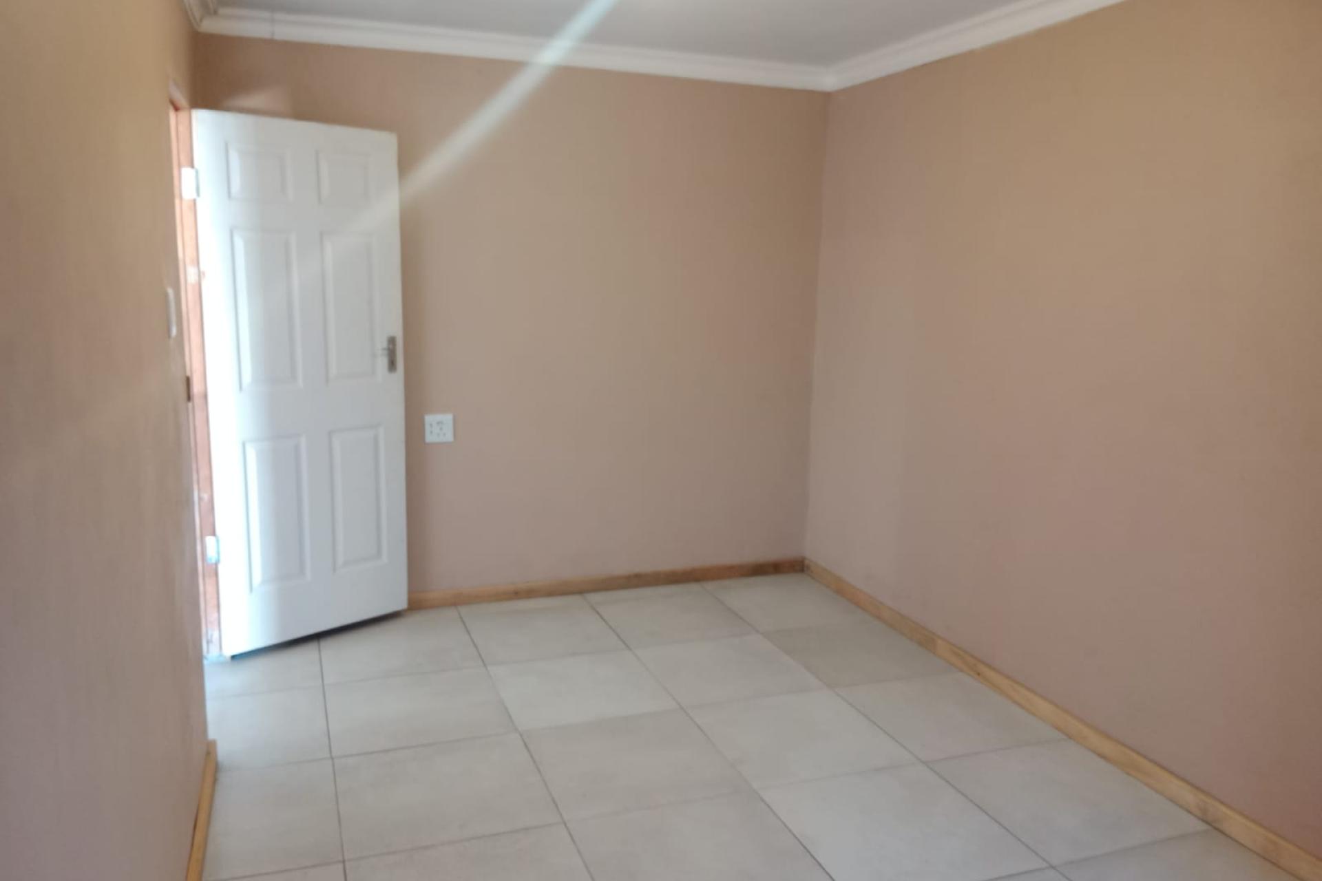 3 Bedroom House with a 1 Bedroom Flatlet for Sale in Silwood Views