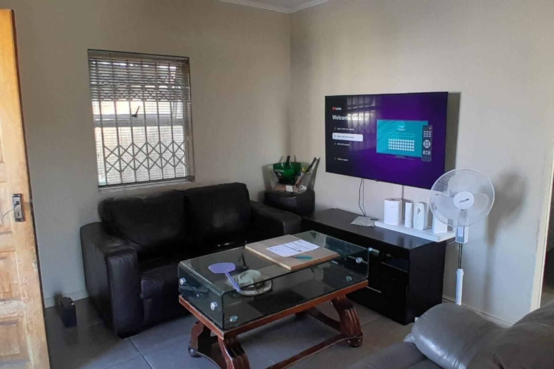 3 Bedroom House with a 1 Bedroom Flatlet for Sale in Silwood Views