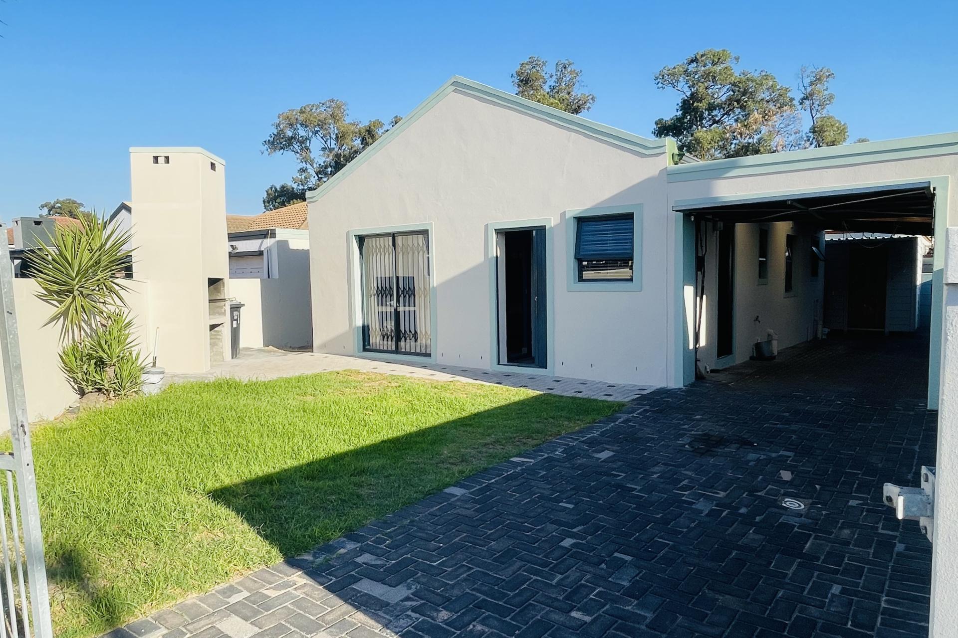Stunning 3-Bedroom Home in Sought-After Vredelust, Kuils River