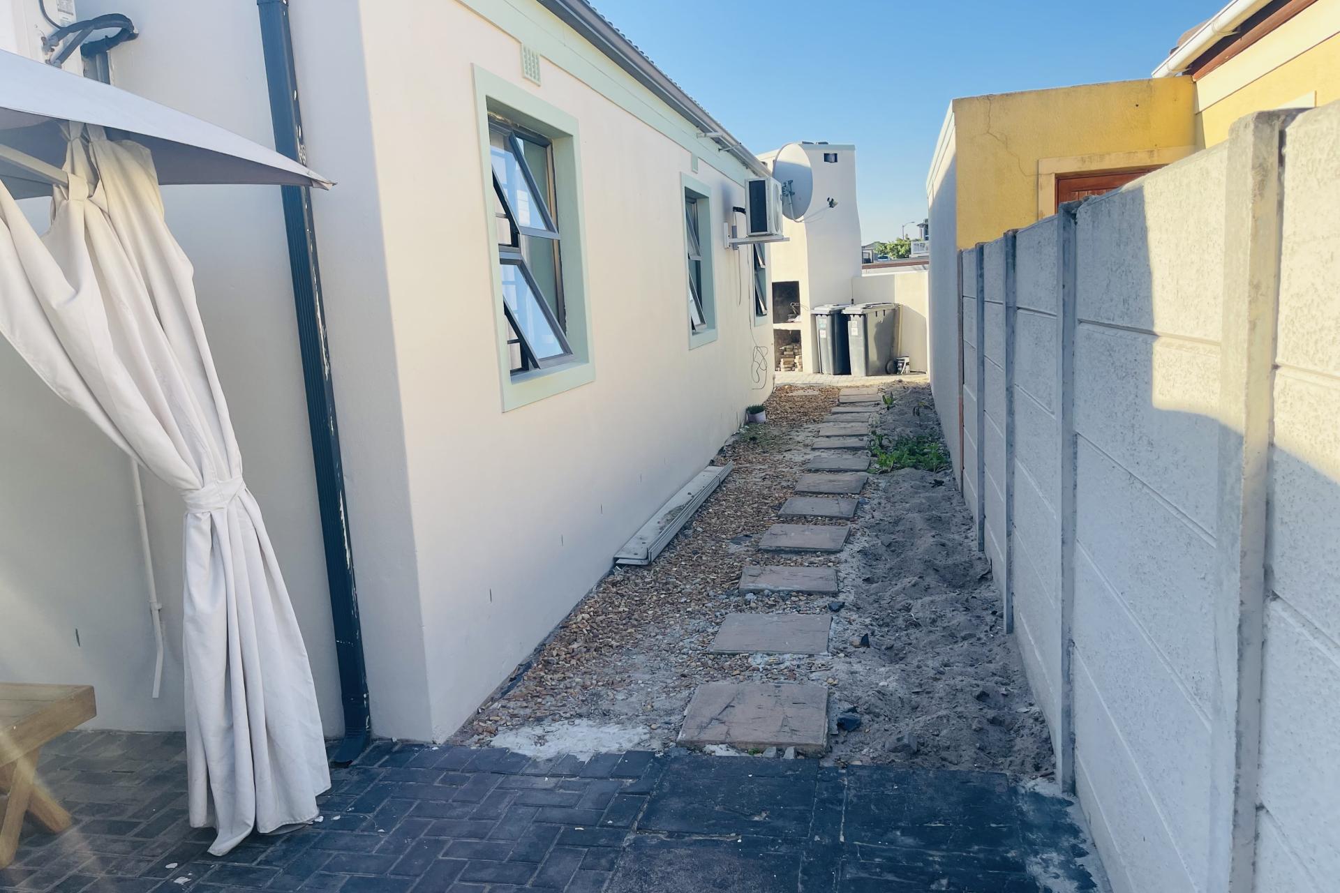 Stunning 3-Bedroom Home in Sought-After Vredelust, Kuils River