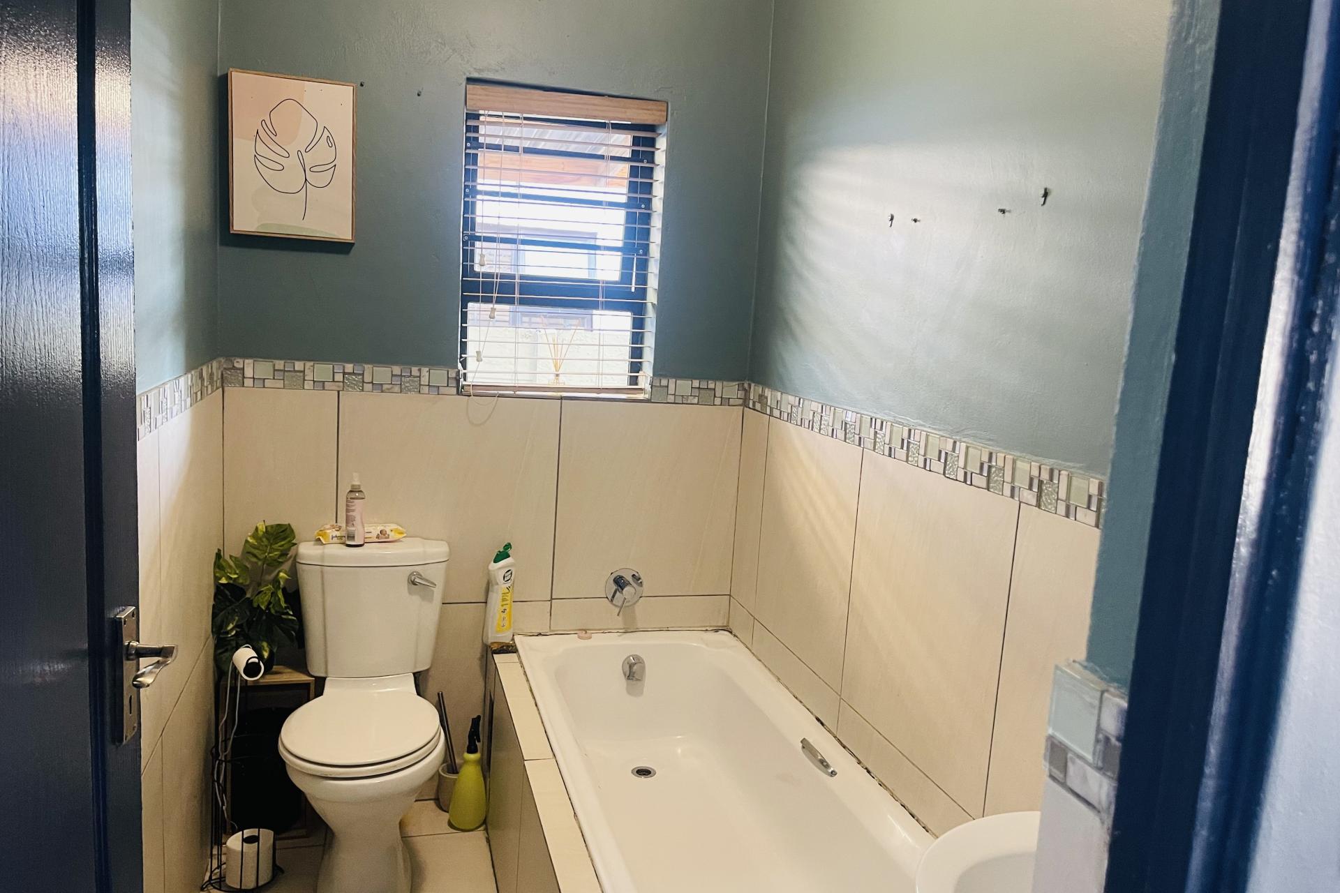 Stunning 3-Bedroom Home in Sought-After Vredelust, Kuils River