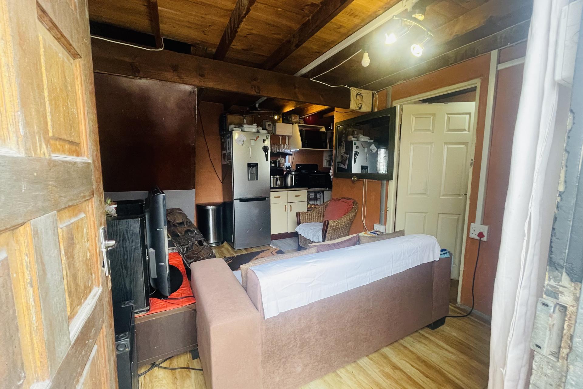 SOLE & EXCLUSIVE MANDATE! 1 Bedroom Apartment for Sale Marcus Garvey Philippi East