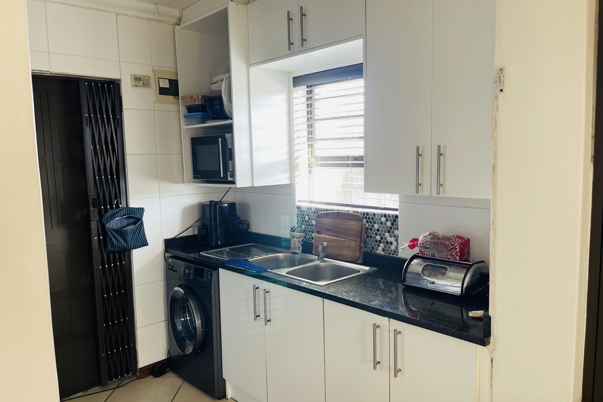 IMMACULATE 3 BEDROOM HOME FOR SALE JUBILEE PARK EERSTE RIVER