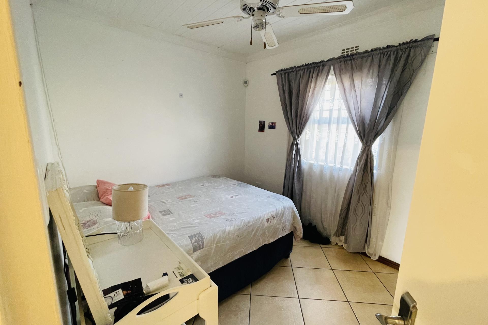 IMMACULATE 3 BEDROOM HOME FOR SALE JUBILEE PARK EERSTE RIVER