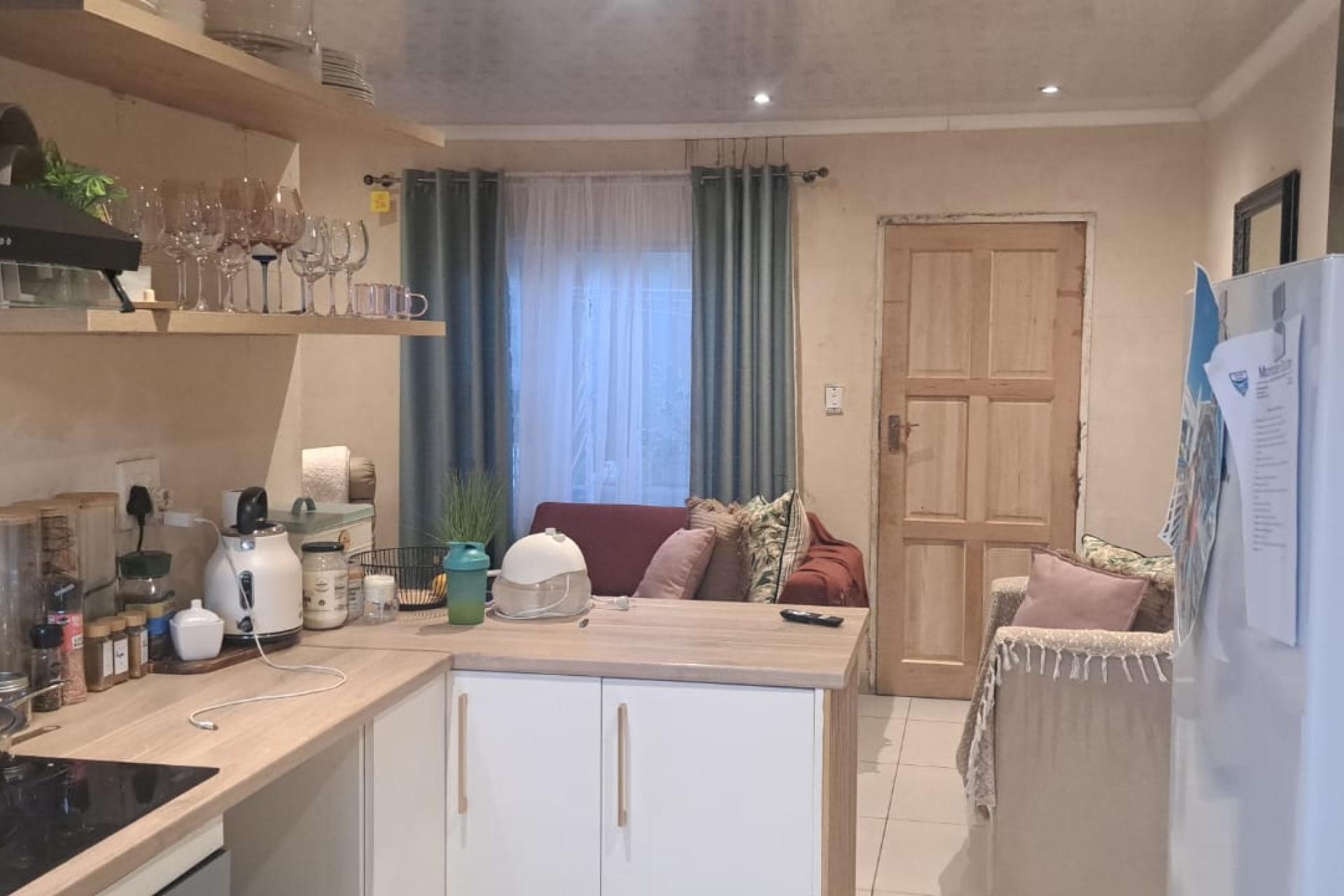 Beautiful & Neat 2-Bedroom Home – A Must to View!