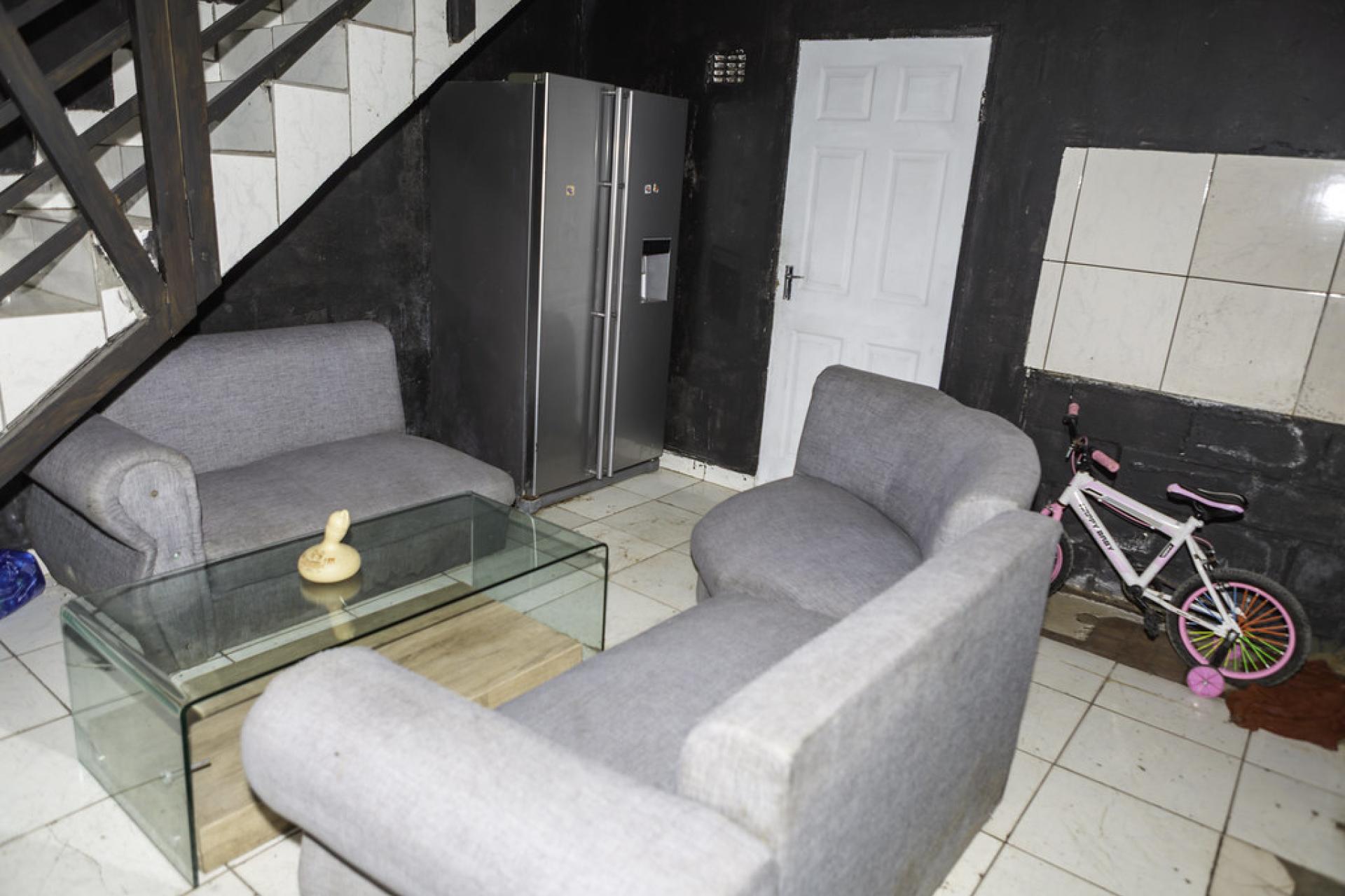 7-Bedroom Home with Excellent Potential – Fountain Village, Blue Downs