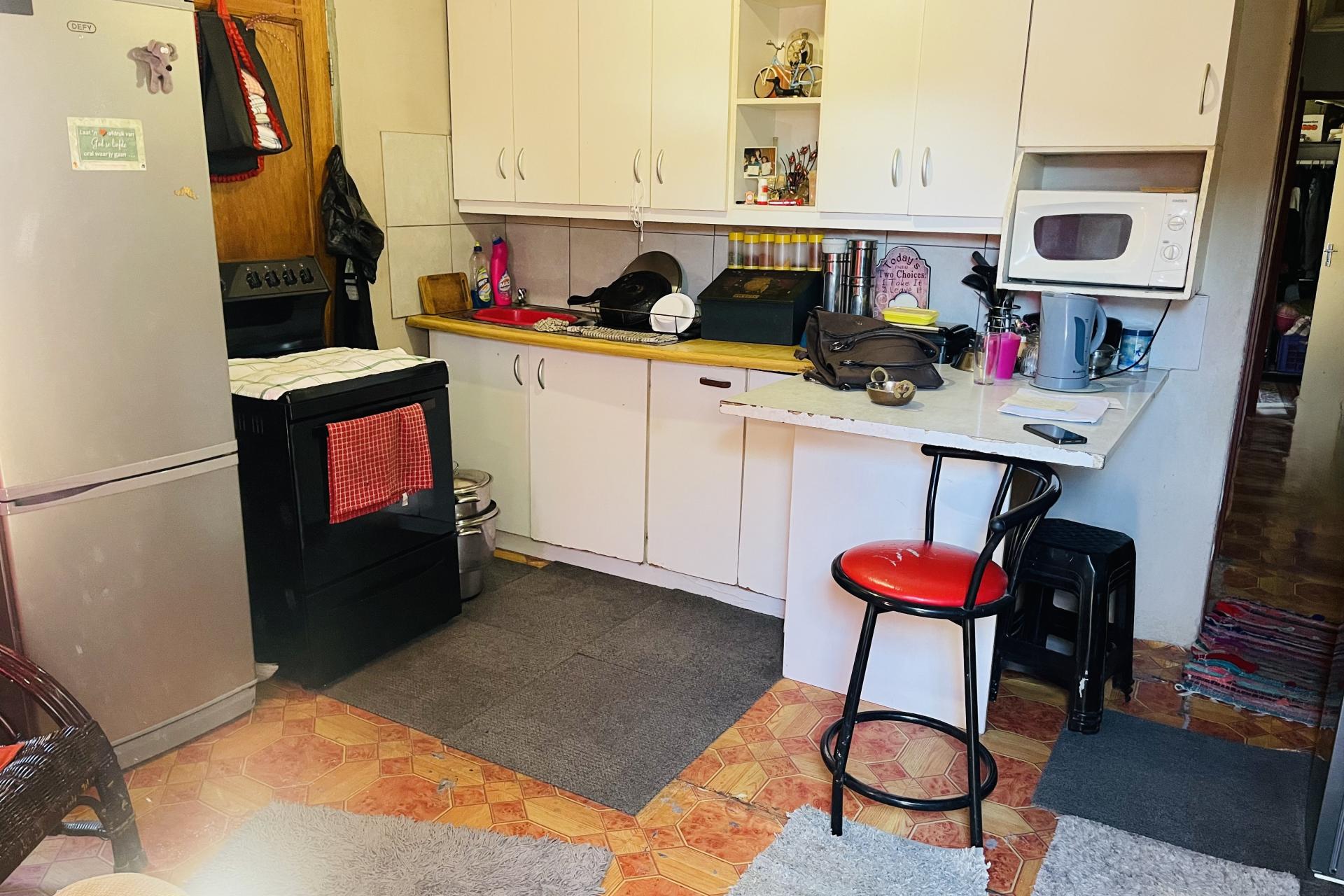 CHARMING 2 BEDROOM HOME FOR SALE FOREST VILLAGE 
