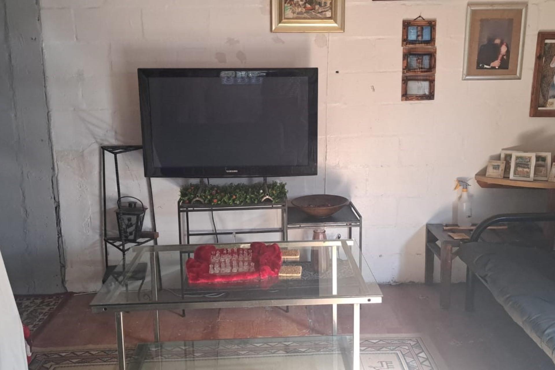 2 Bedroom Home - Conveniently Located